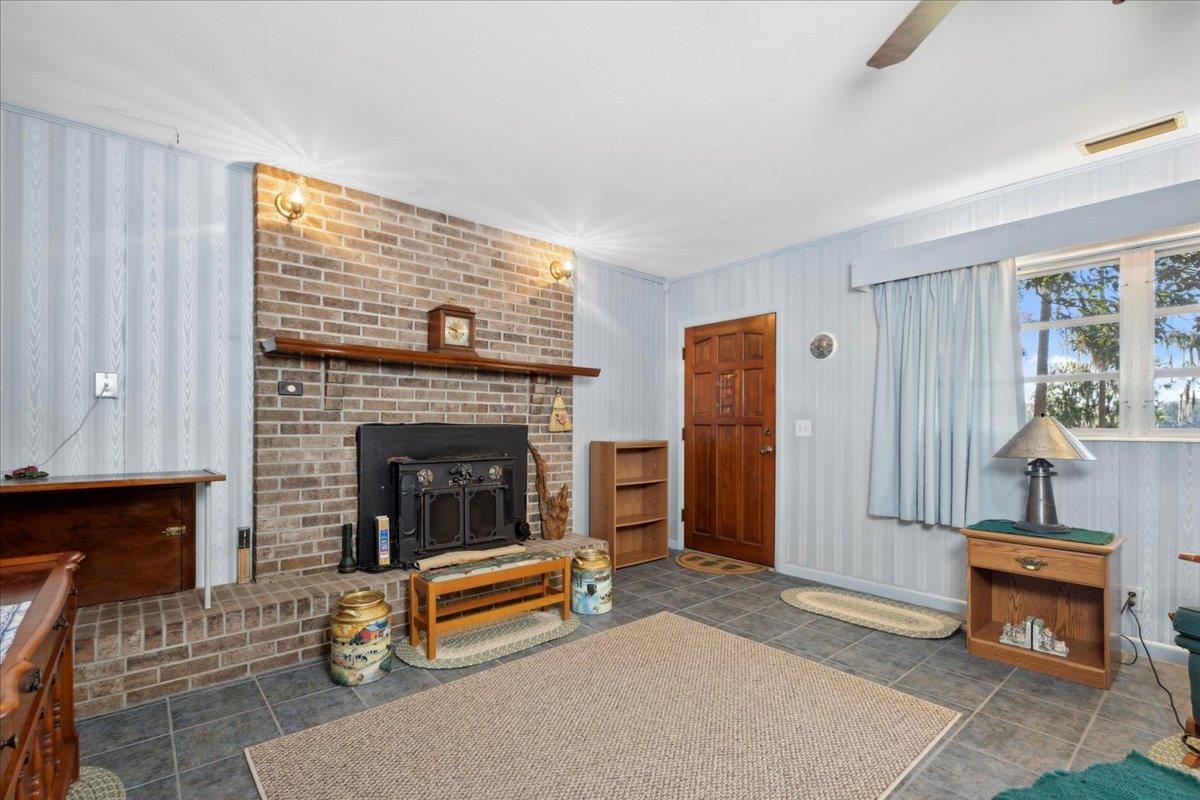 Image 14 of 54 For 126 Echo Ln  
