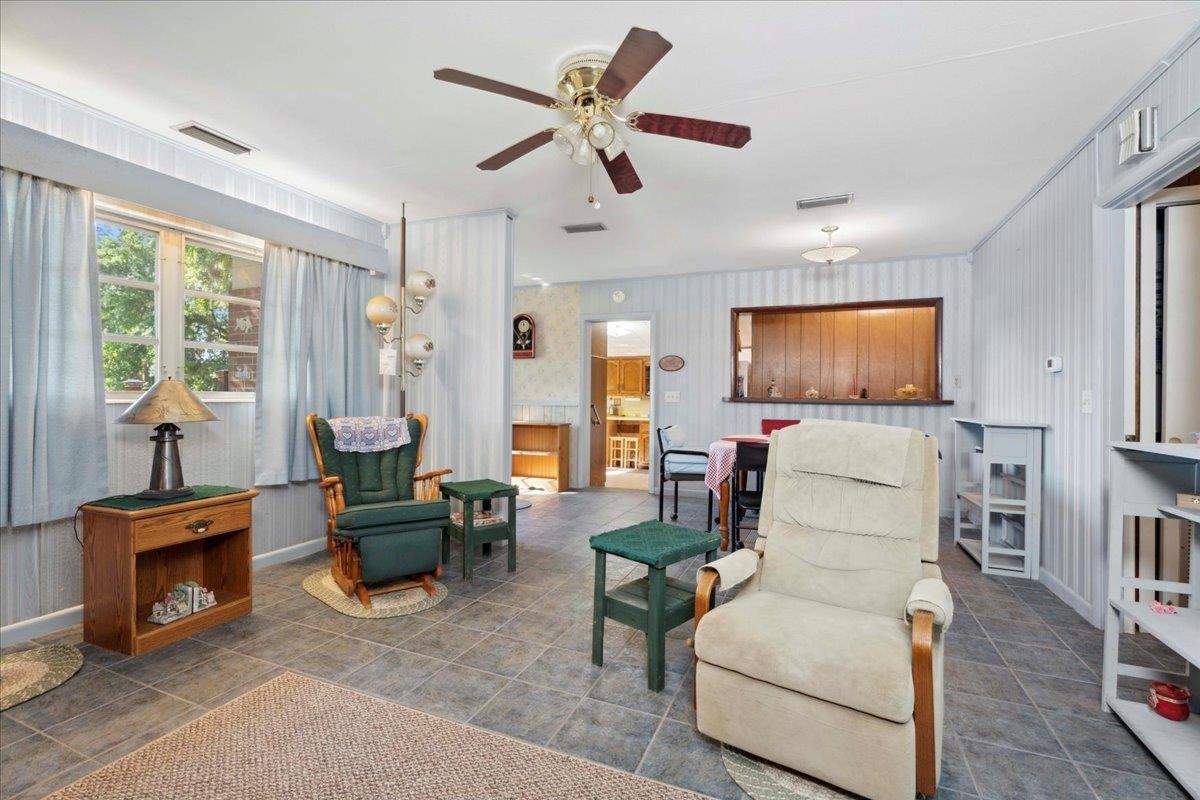 Image 15 of 54 For 126 Echo Ln  