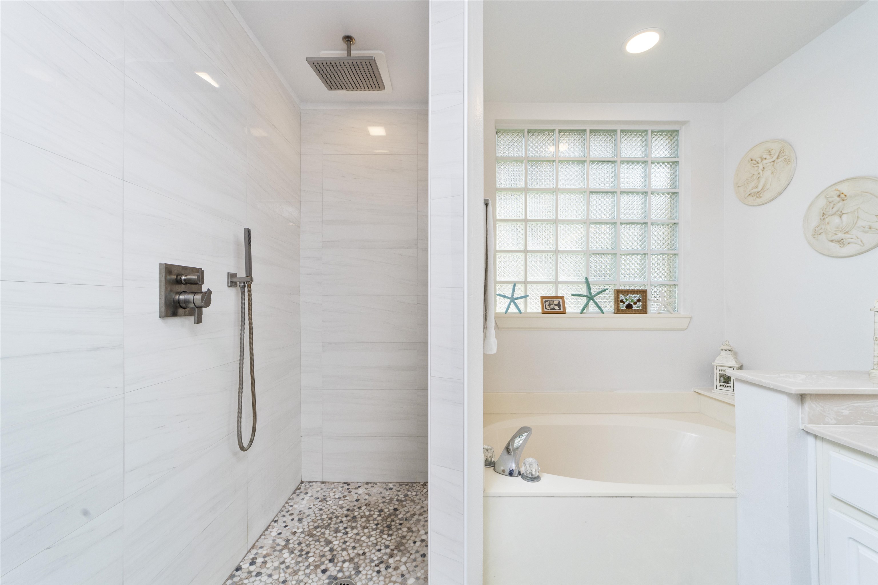Image 22 of 33 For 208 Augusta Circle