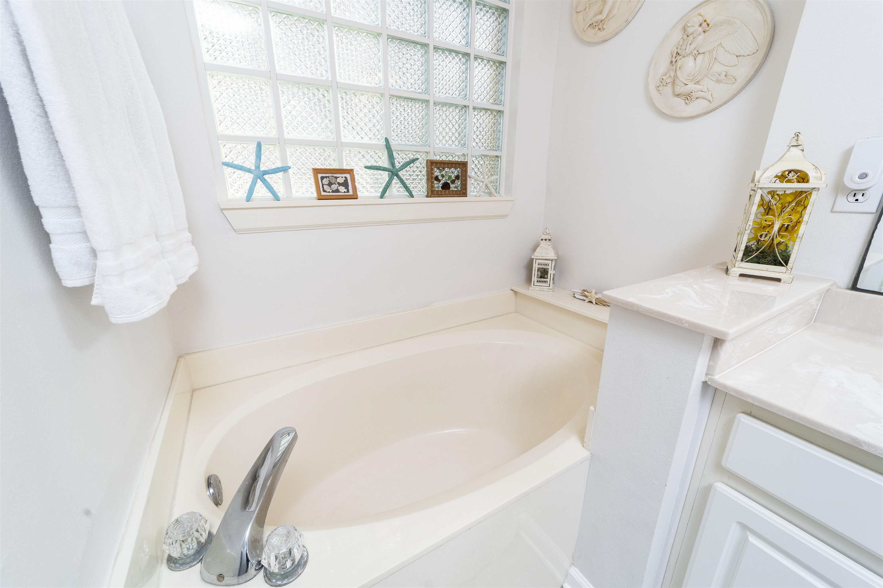 Image 24 of 33 For 208 Augusta Circle