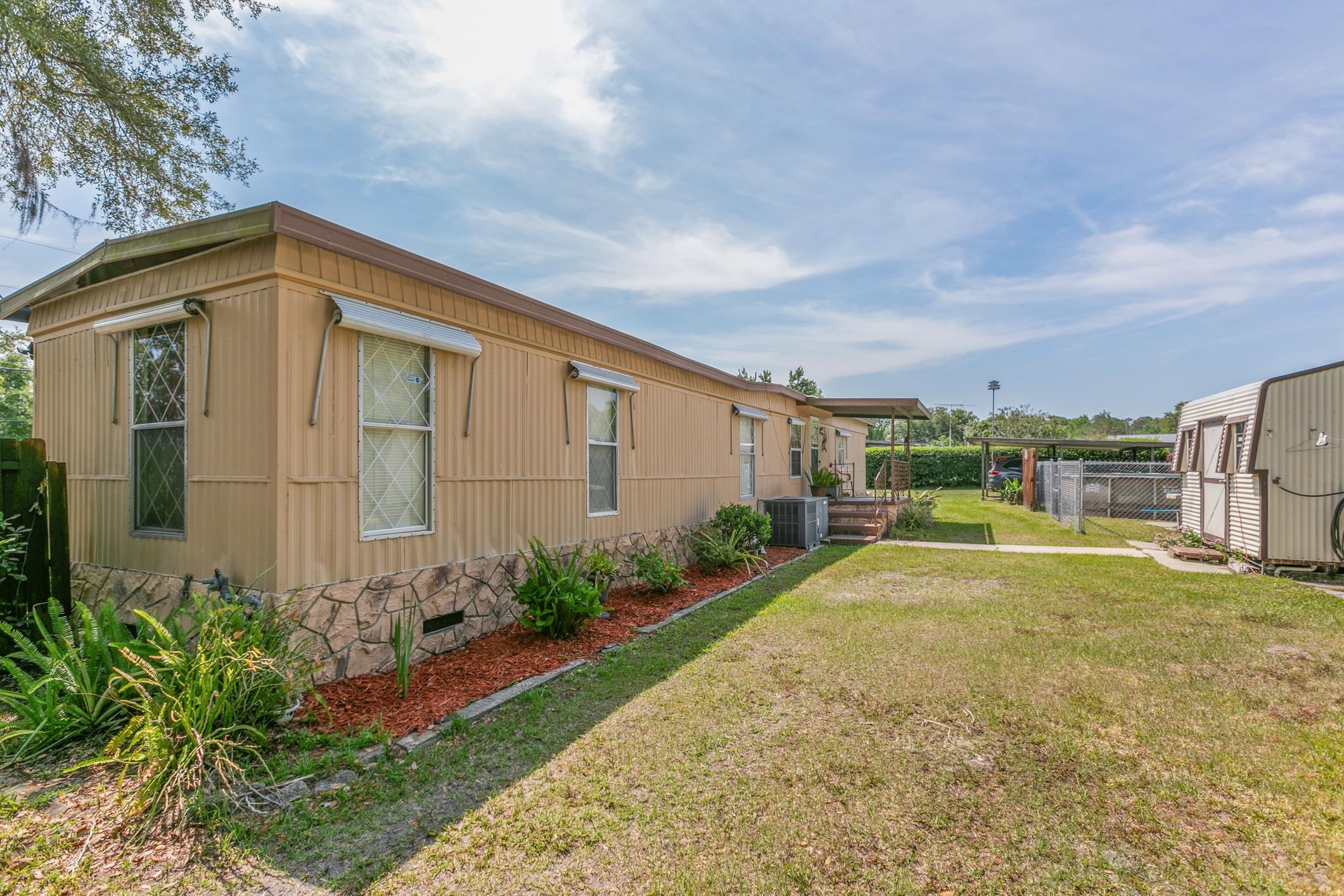Image 20 of 25 For 227 Spec Ln  