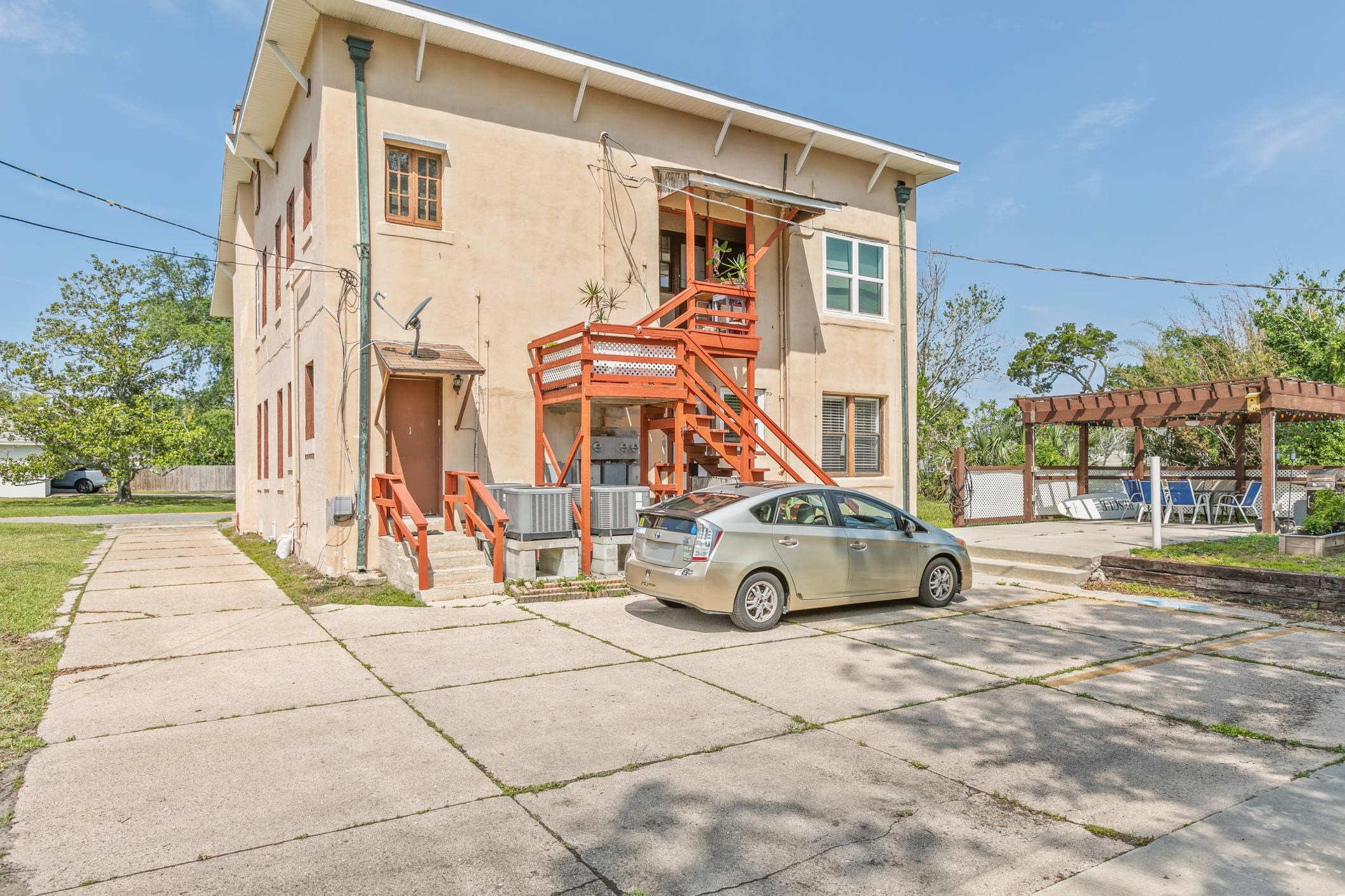 Image 25 of 81 For 85 Saint Augustine Blvd N 1