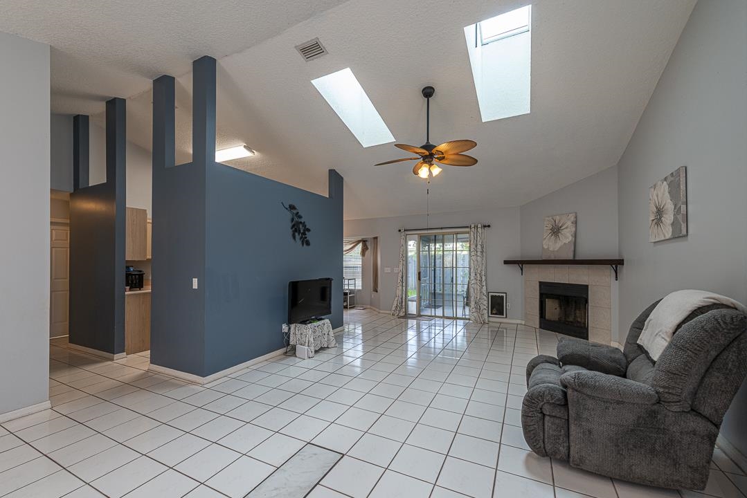 Image 4 of 22 For 116 Captains Pointe Circle