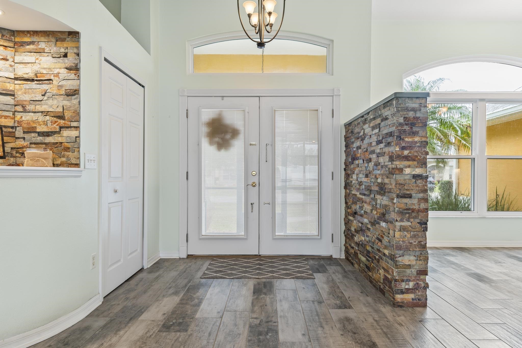 Image 3 of 66 For 4 Eastgate Ln
