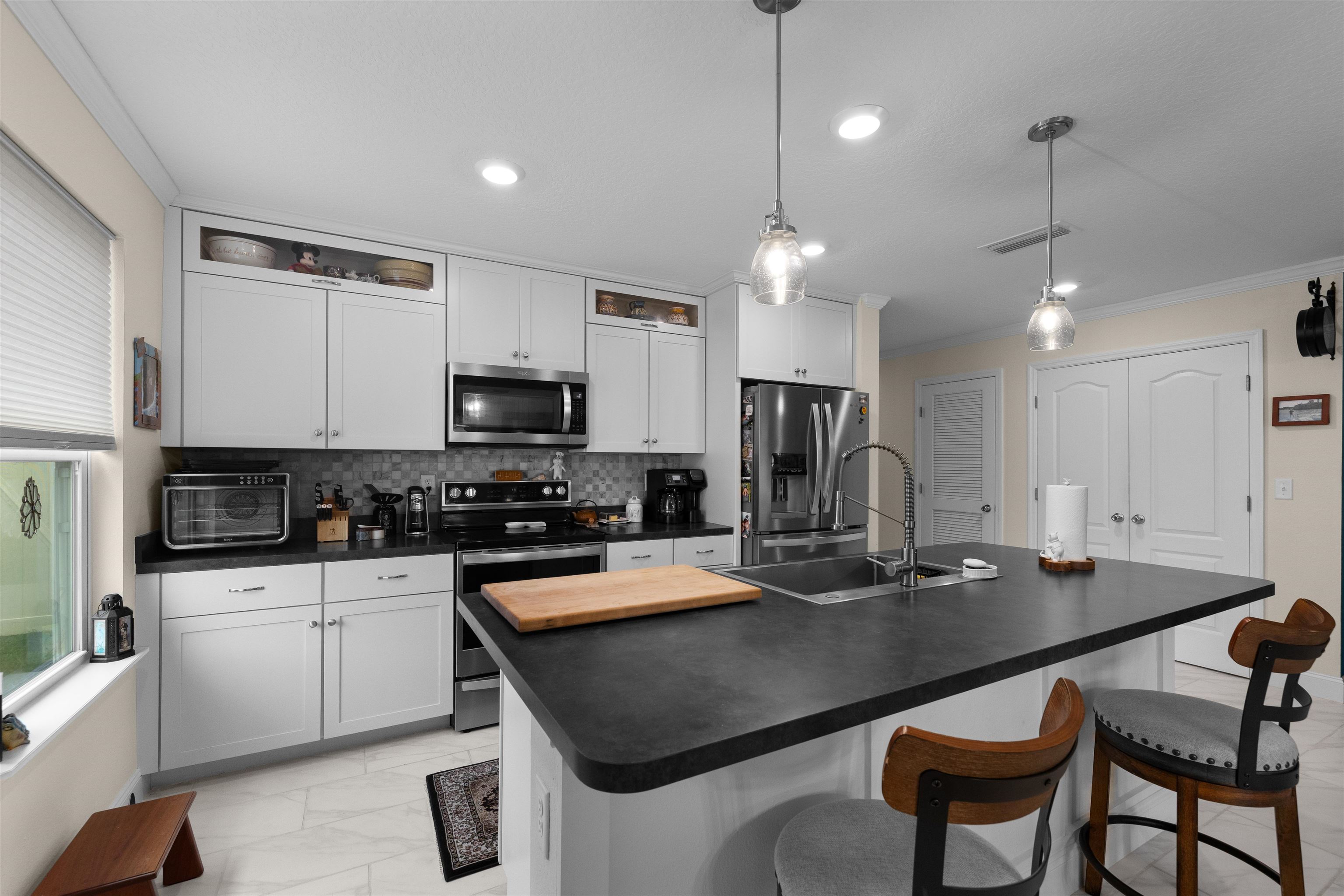 Image 18 of 32 For 196 Sawmill Forest Ct