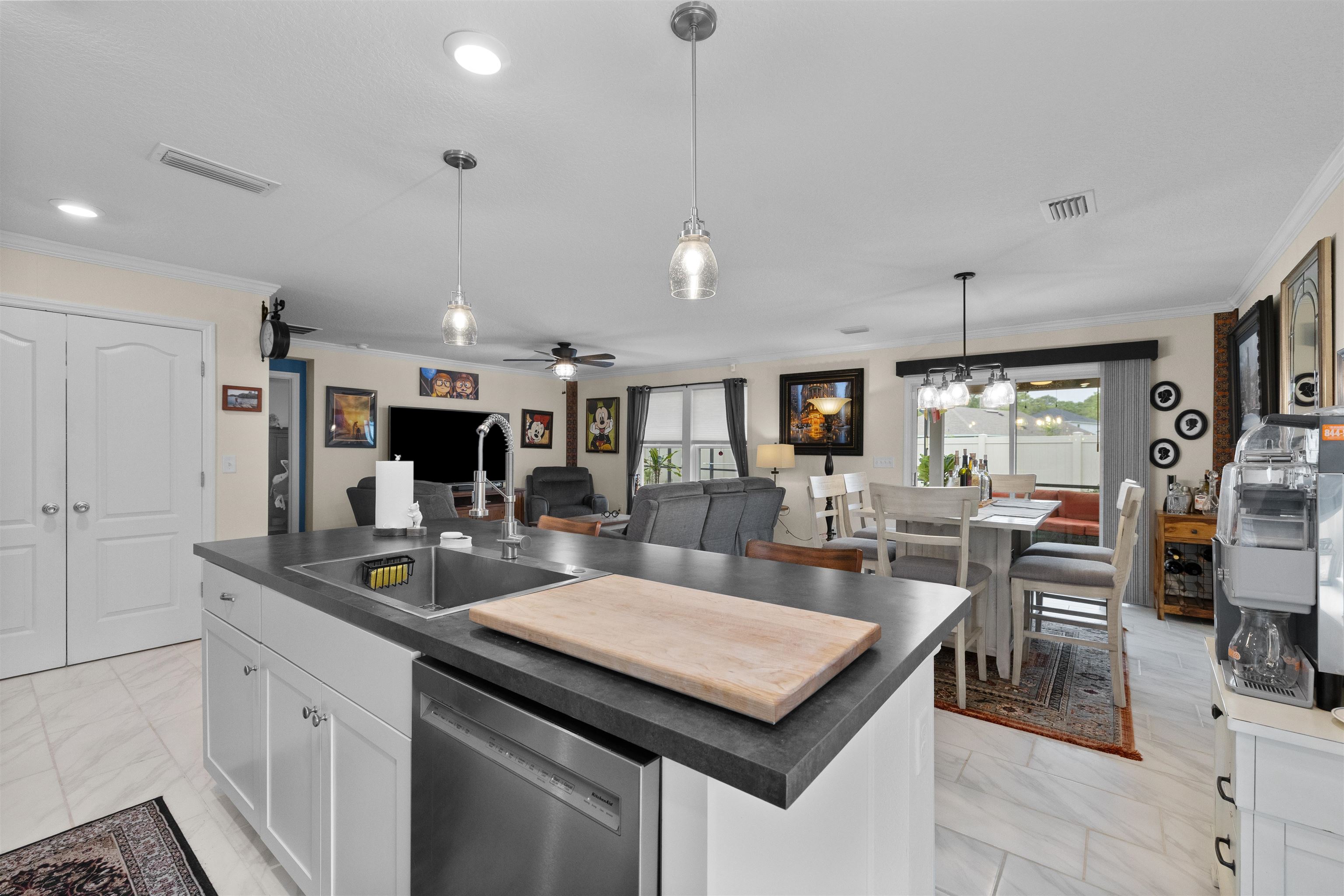 Image 19 of 32 For 196 Sawmill Forest Ct