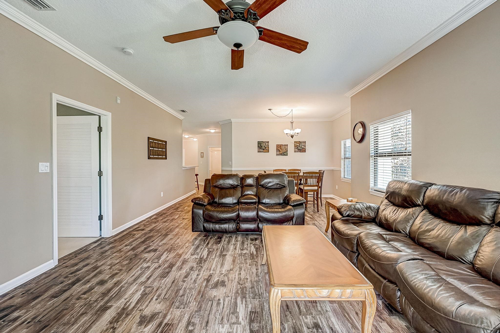 Image 13 of 47 For 112 Laurel Wood Way  202