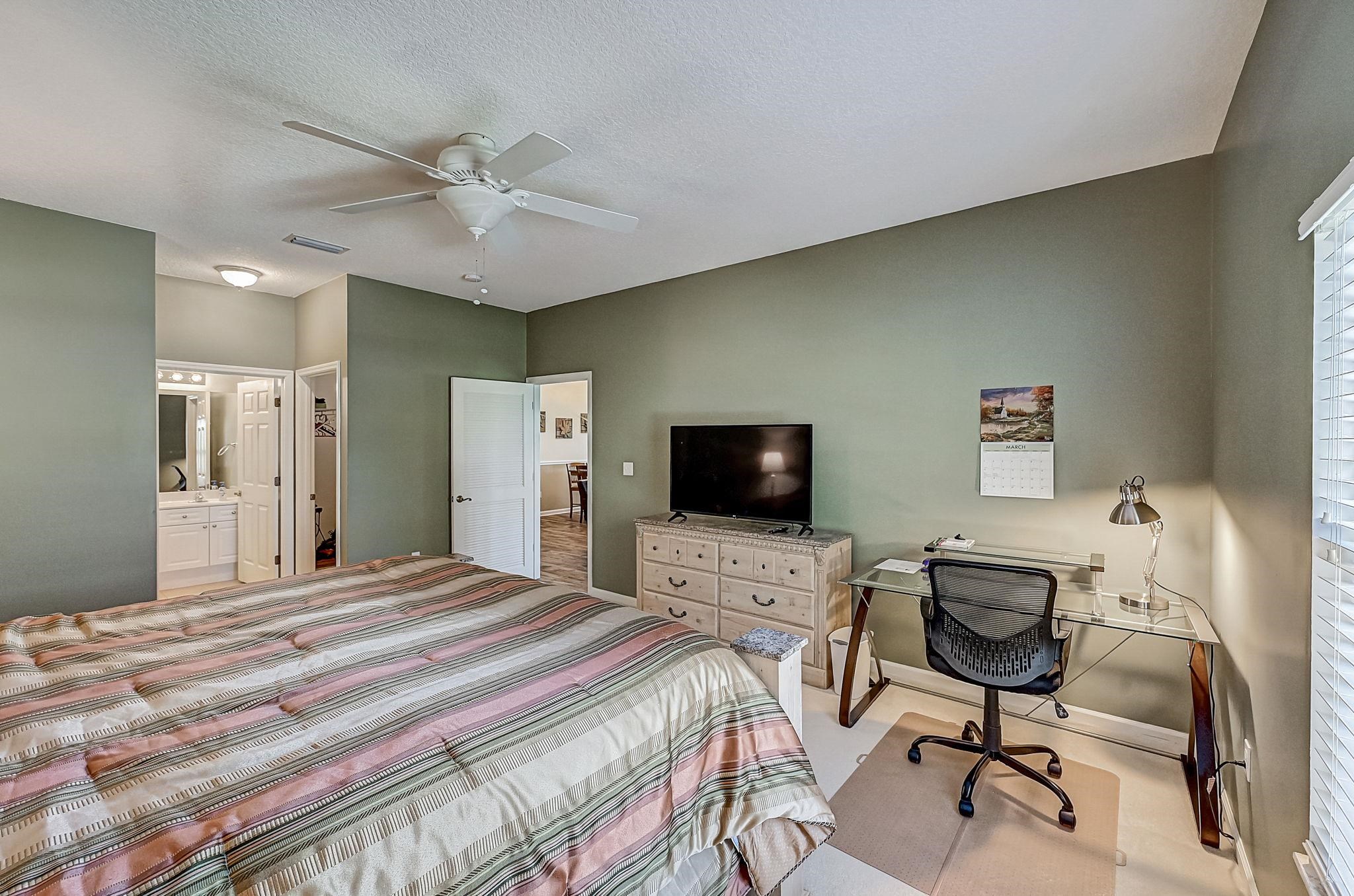 Image 21 of 47 For 112 Laurel Wood Way  202