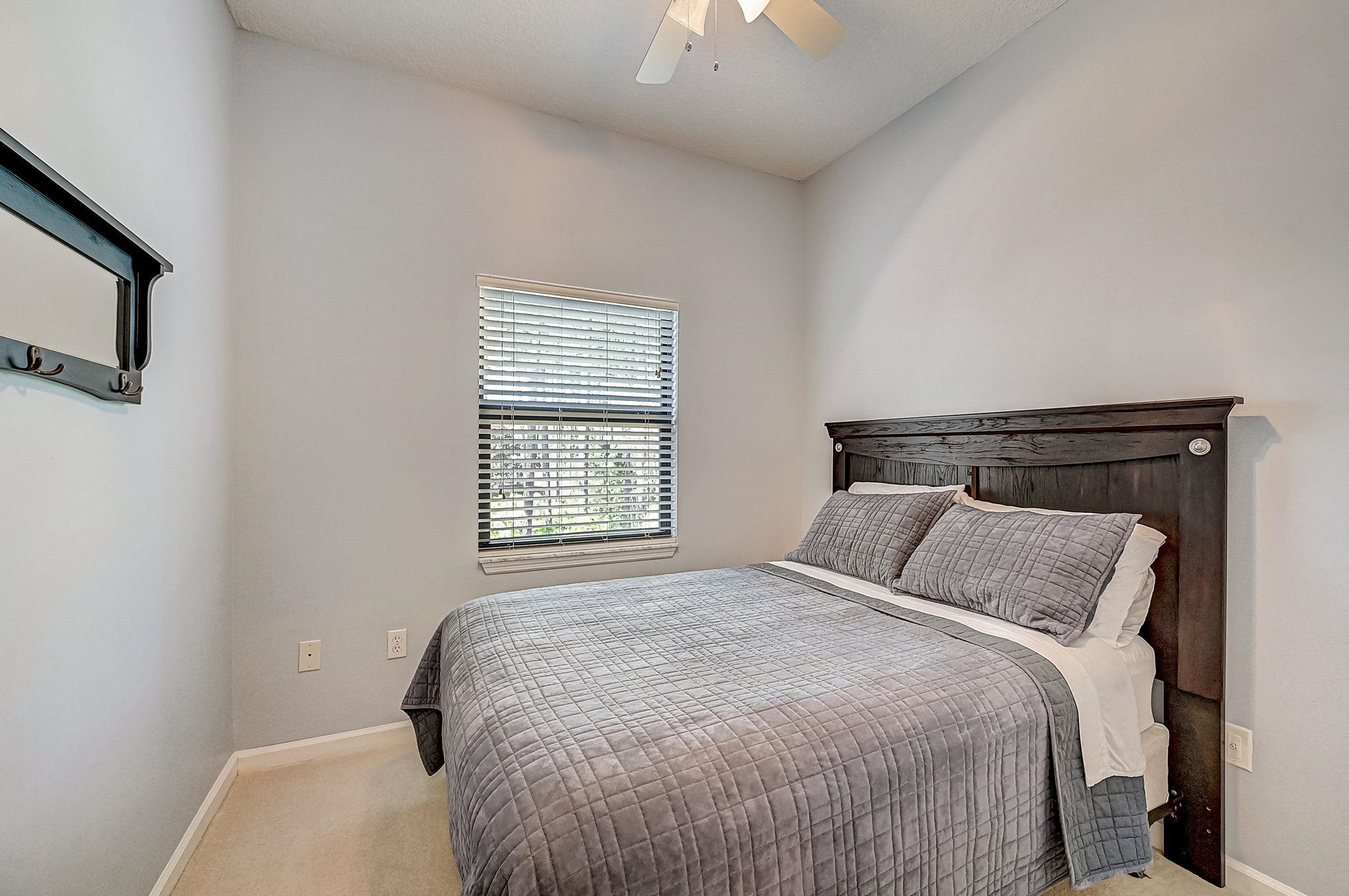 Image 28 of 47 For 112 Laurel Wood Way  202