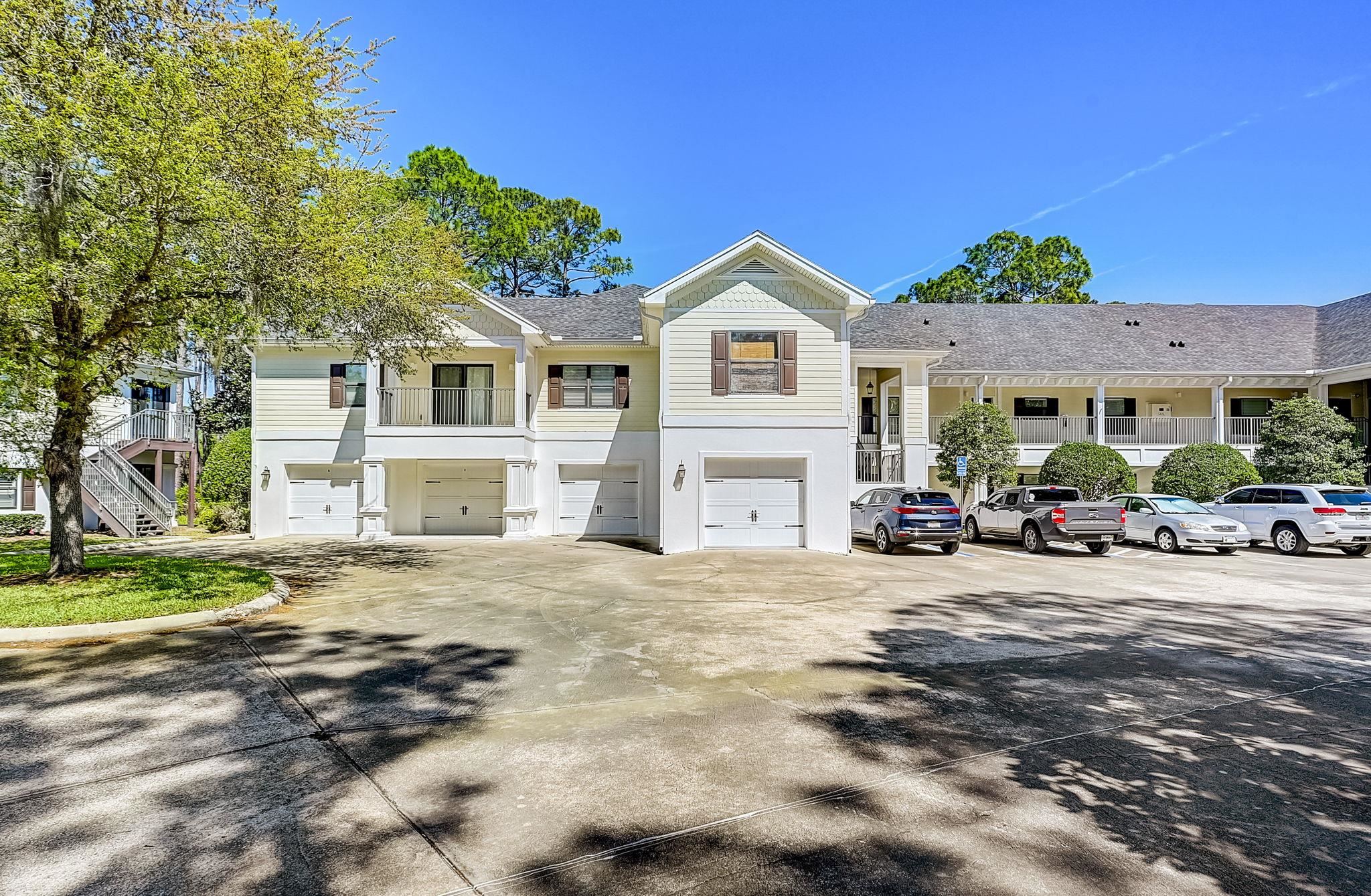 Image 3 of 47 For 112 Laurel Wood Way  202