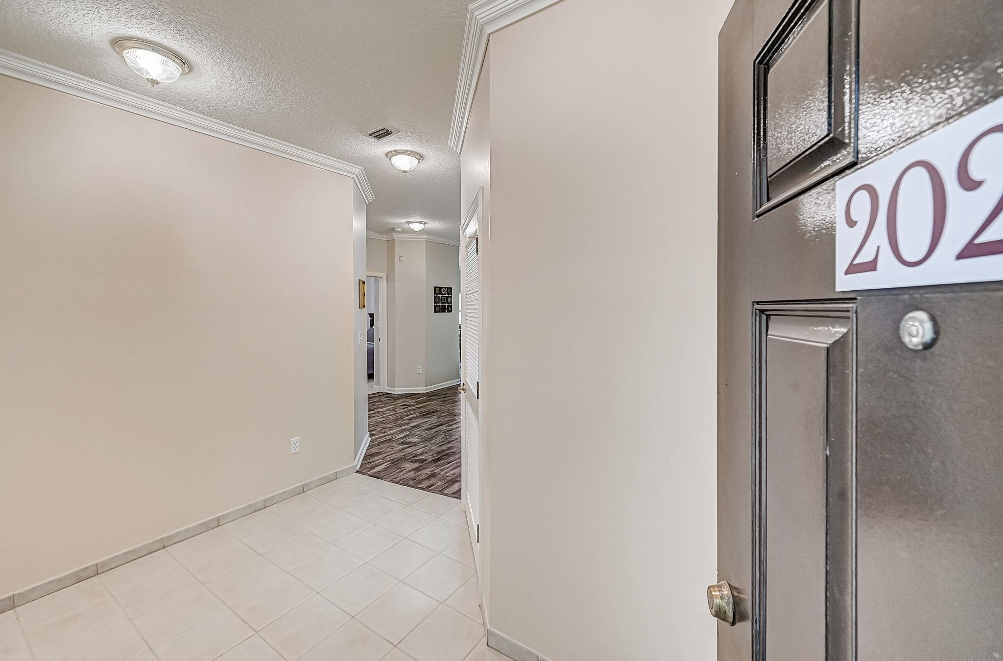 Image 5 of 47 For 112 Laurel Wood Way  202