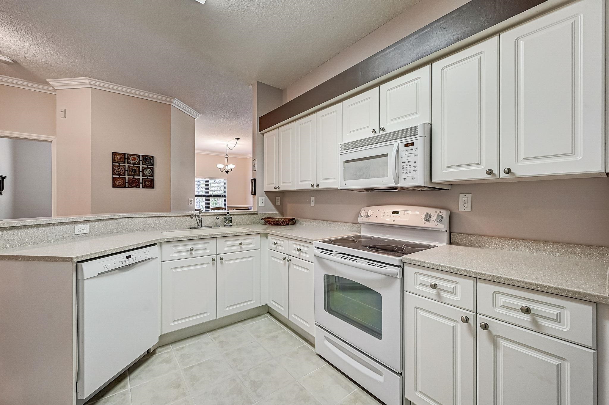 Image 8 of 47 For 112 Laurel Wood Way  202