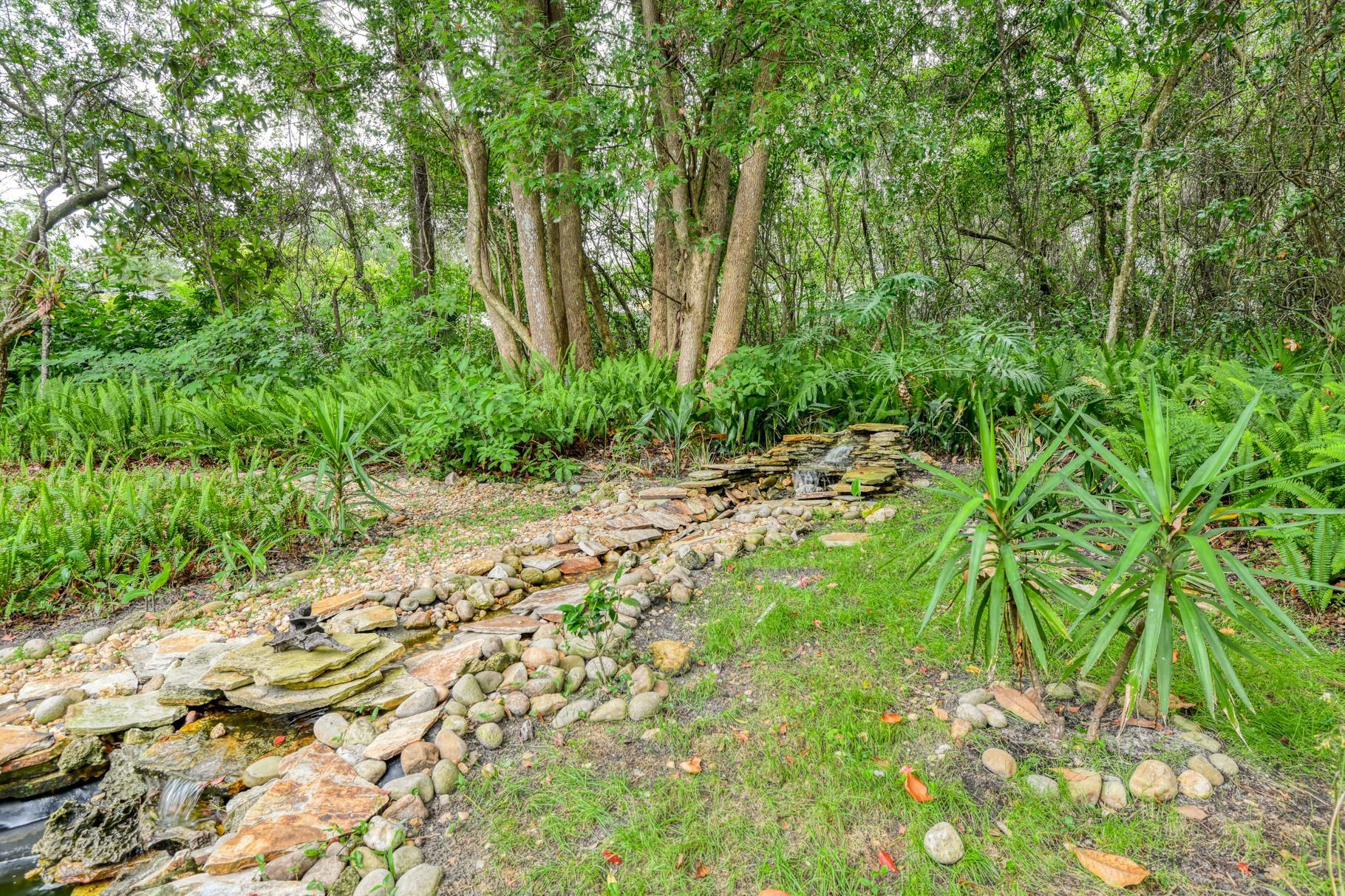 Image 41 of 50 For 998 Aragon Ave.