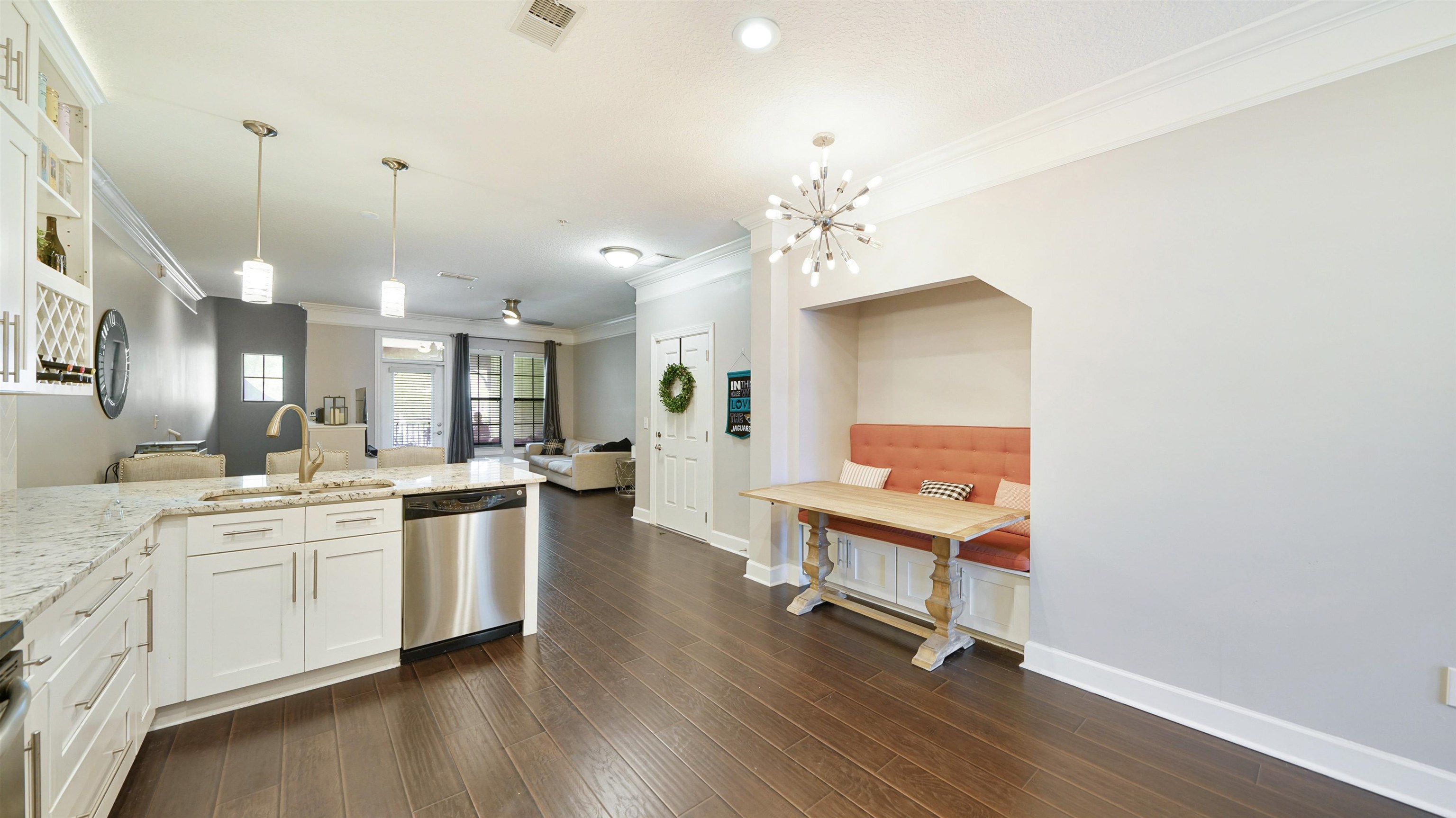 Image 14 of 56 For 9823 Tapestry Park Cir  116