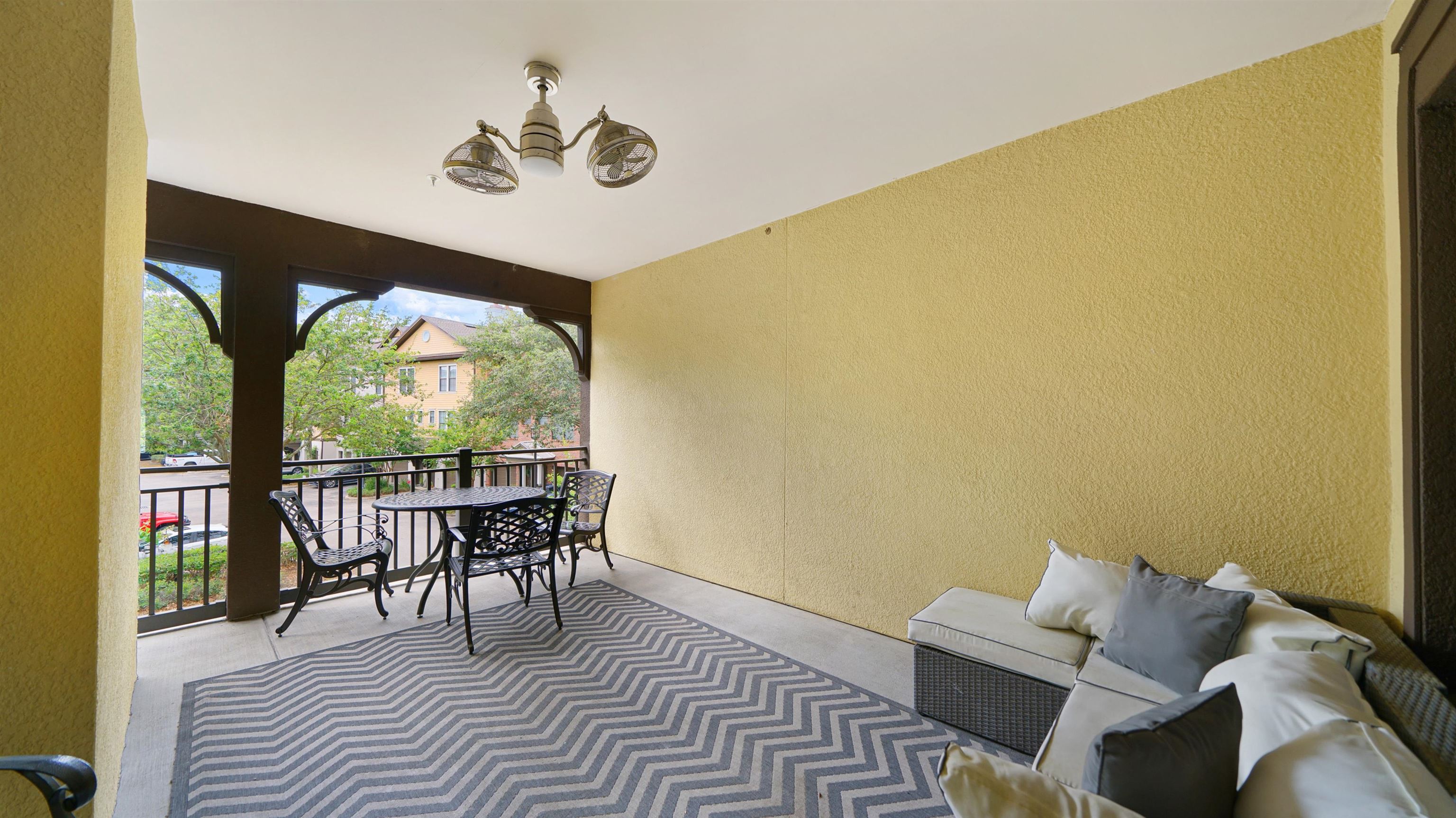 Image 19 of 56 For 9823 Tapestry Park Cir  116