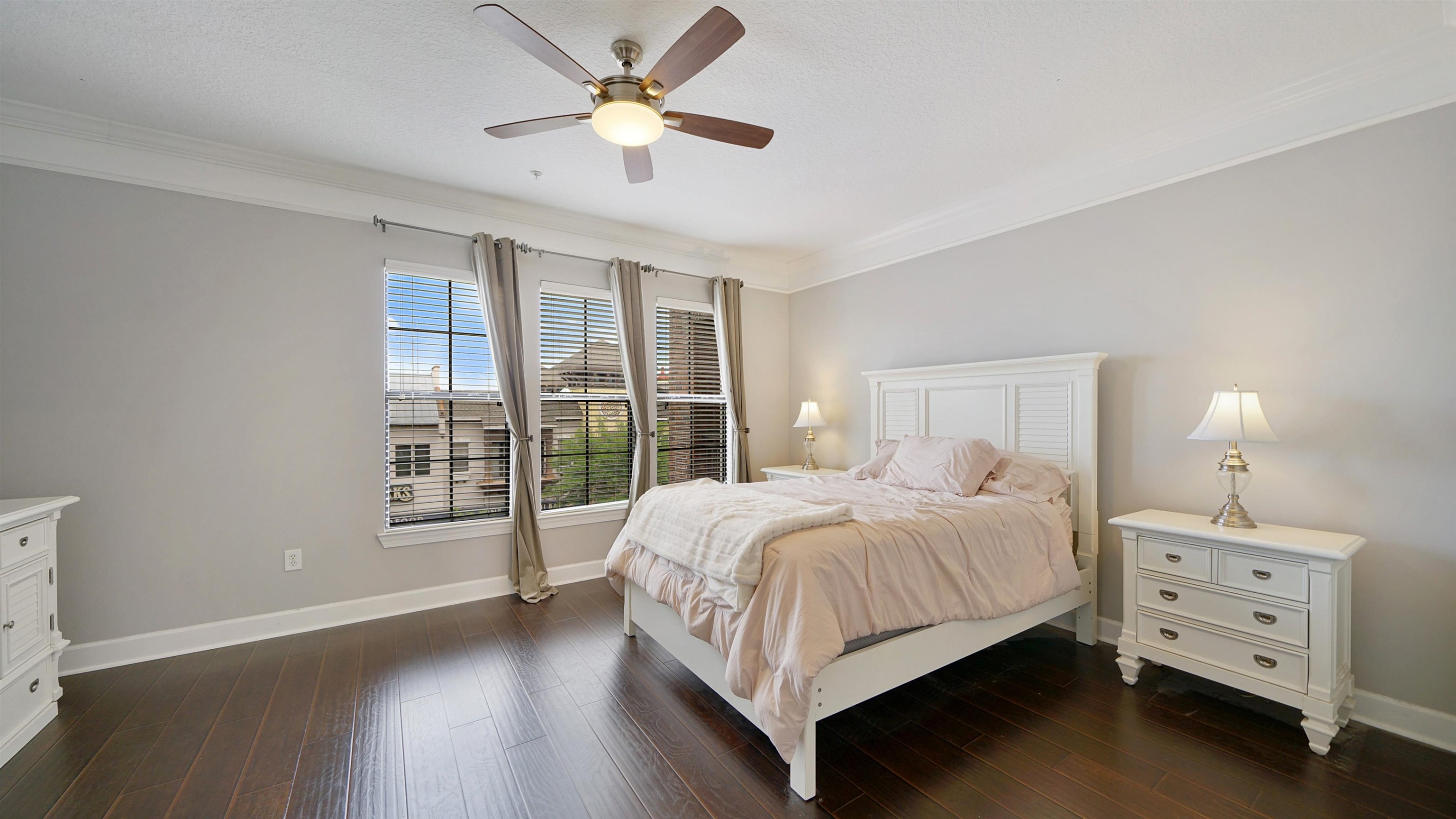 Image 23 of 56 For 9823 Tapestry Park Cir  116