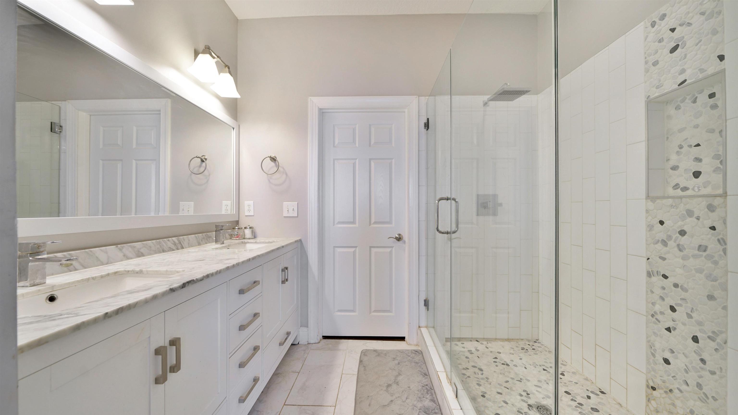 Image 26 of 56 For 9823 Tapestry Park Cir  116