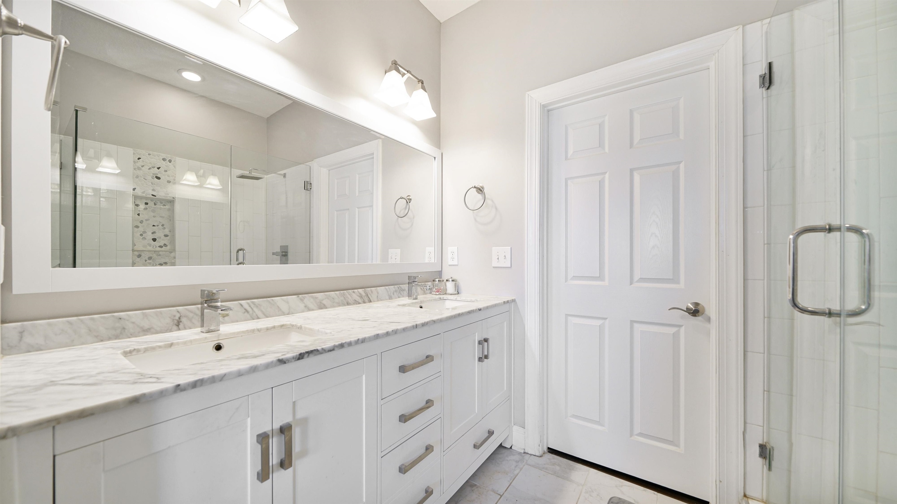 Image 27 of 56 For 9823 Tapestry Park Cir  116