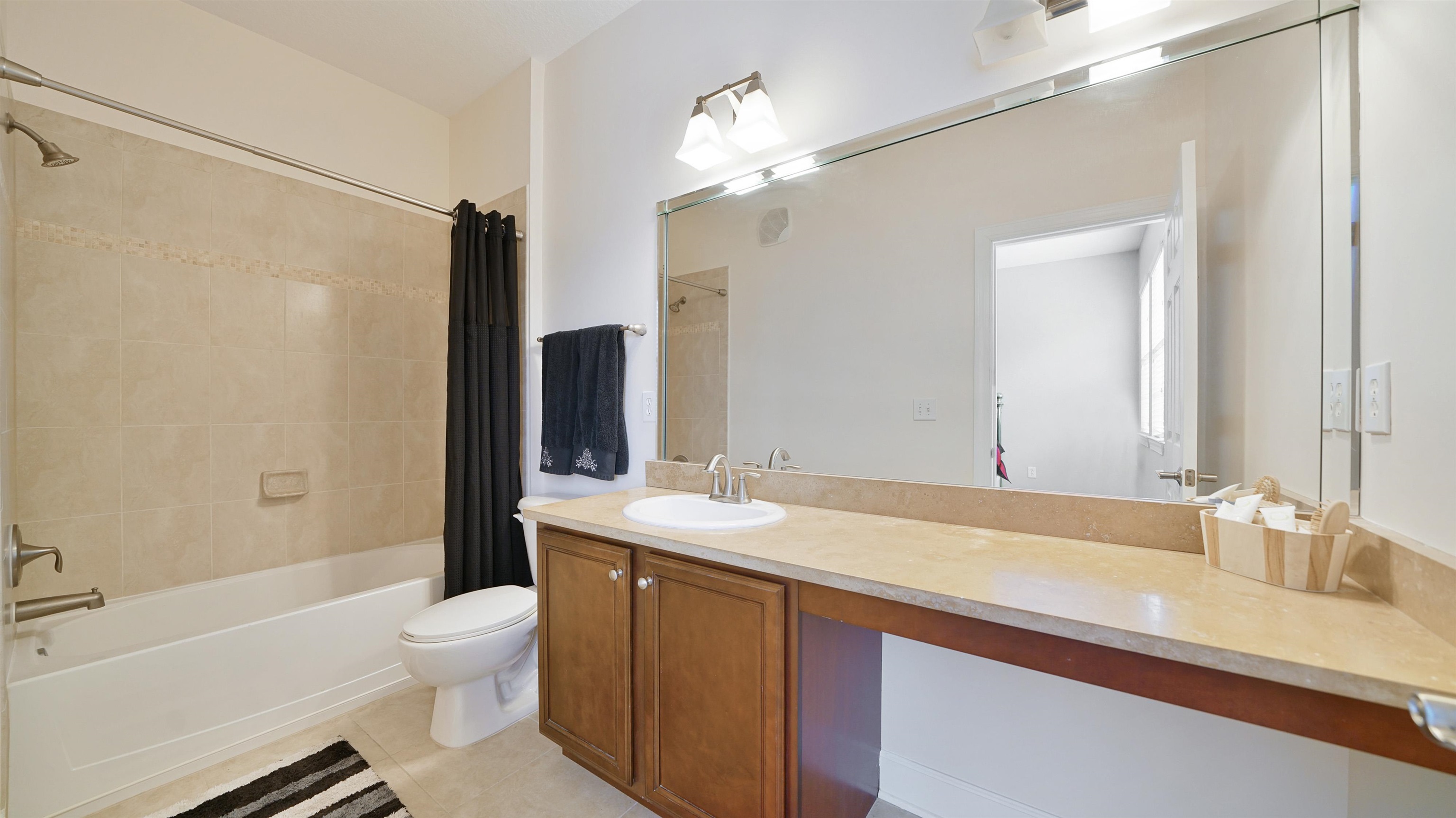 Image 31 of 56 For 9823 Tapestry Park Cir  116
