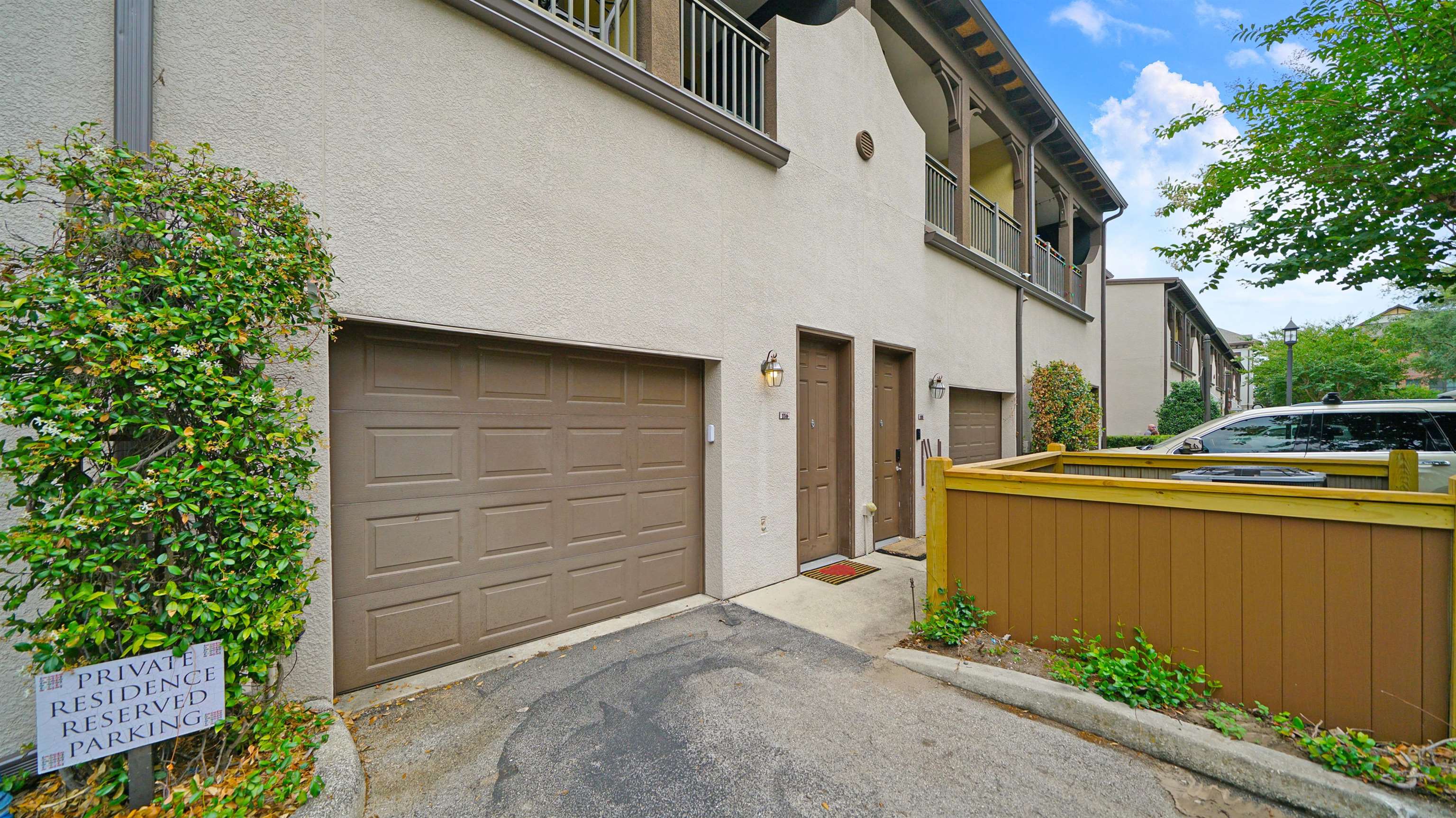 Image 33 of 56 For 9823 Tapestry Park Cir  116