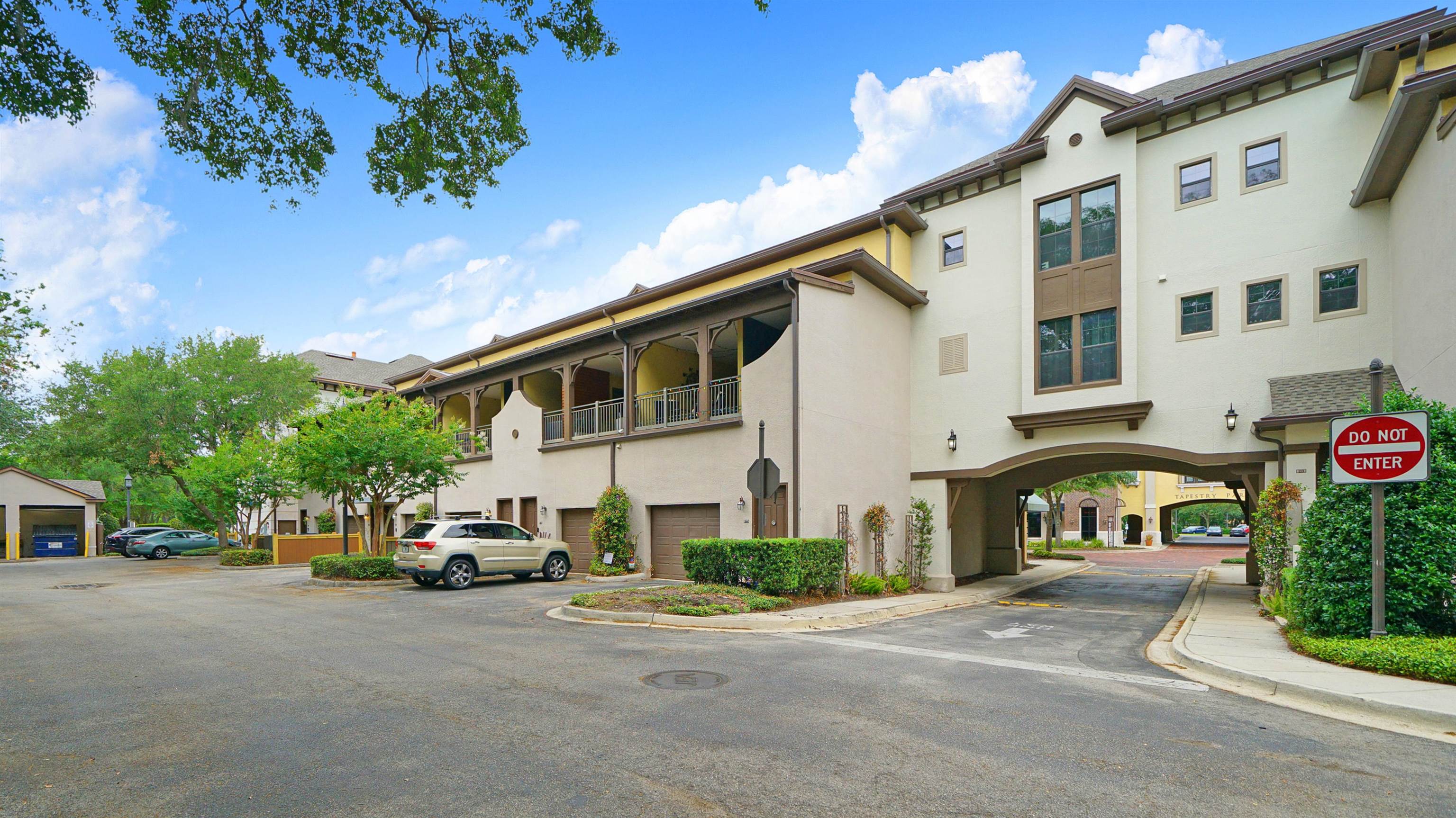 Image 41 of 56 For 9823 Tapestry Park Cir  116