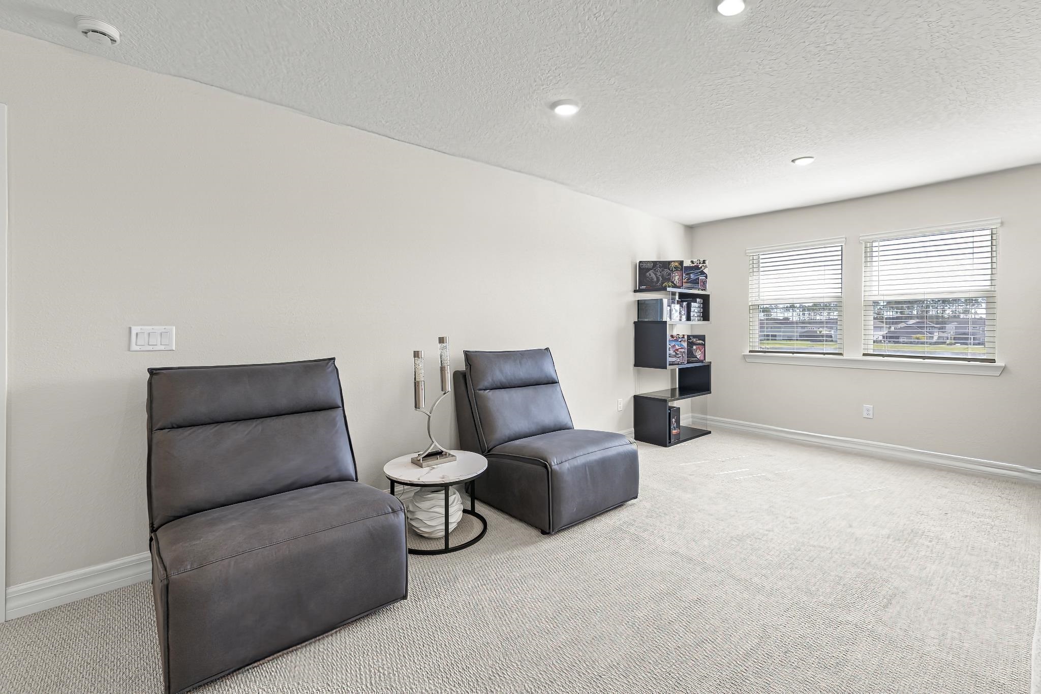 Image 36 of 56 For 70 Salazar St + Flex & Office