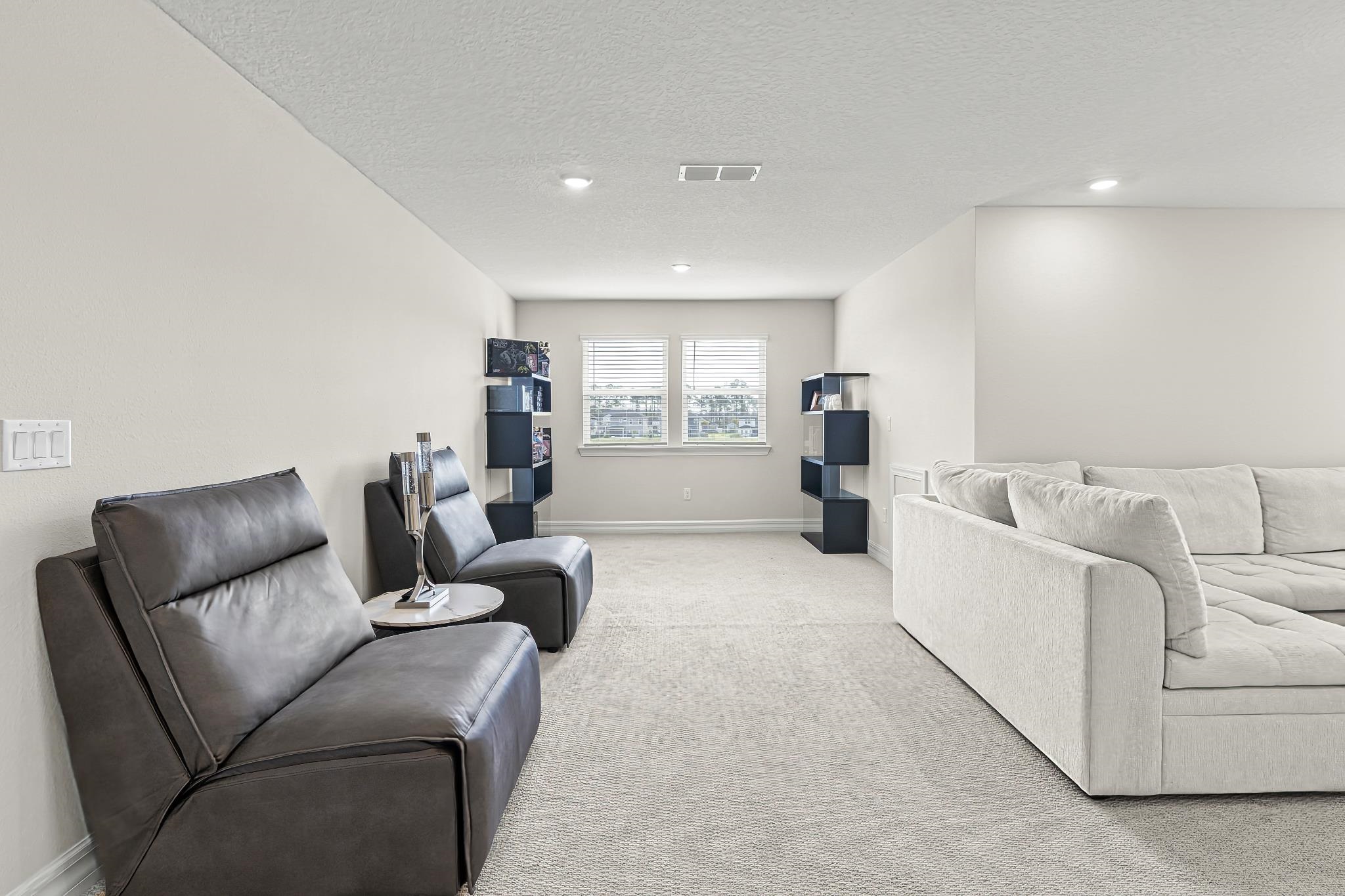 Image 37 of 56 For 70 Salazar St + Flex & Office