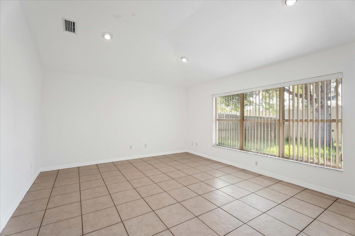 Image 10 of 16 For 980 Windward Way