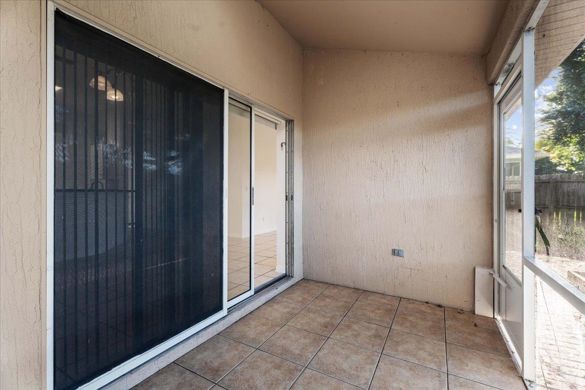 Image 12 of 16 For 980 Windward Way