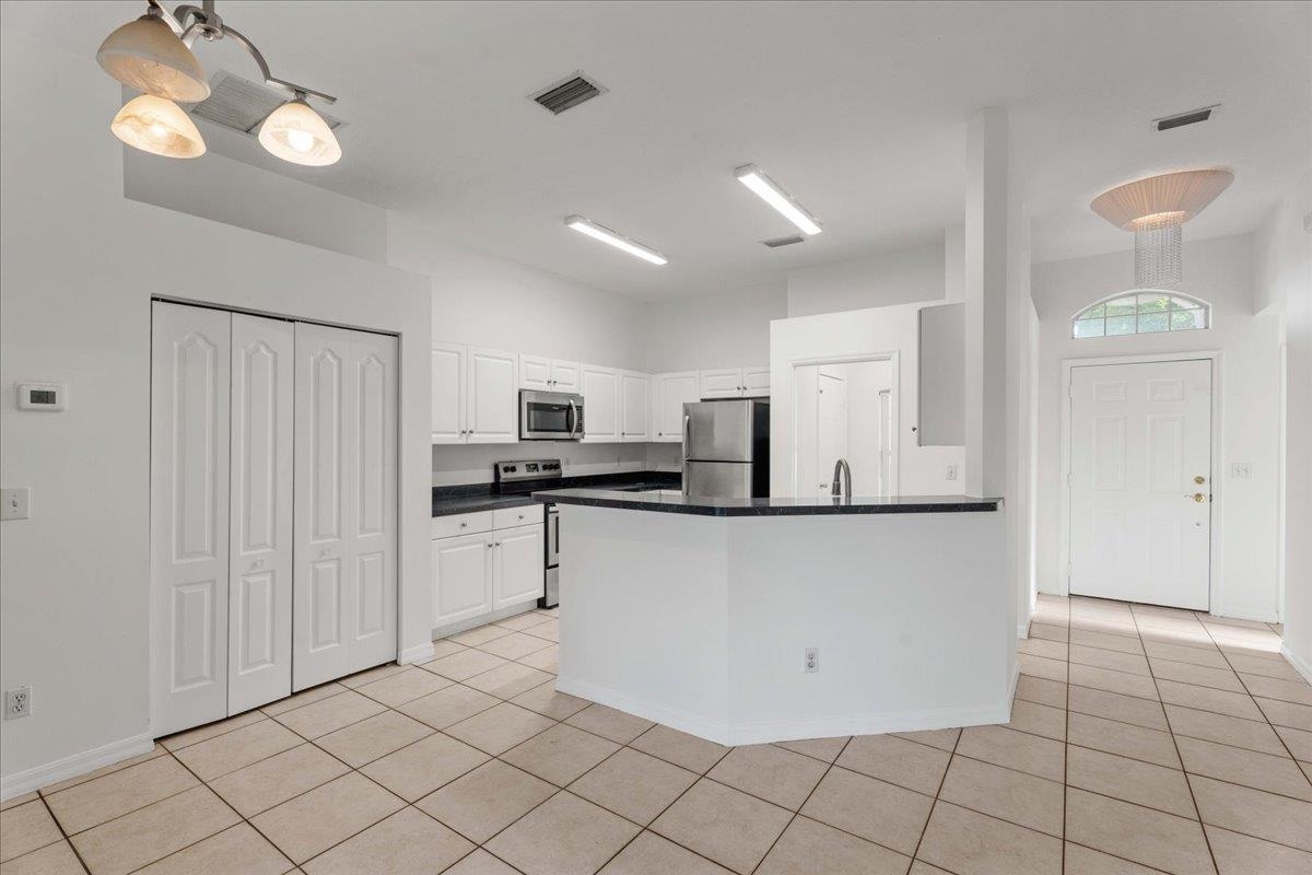 Image 3 of 16 For 980 Windward Way