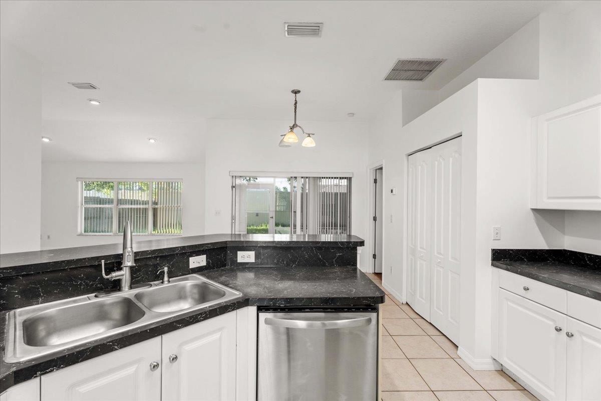Image 5 of 16 For 980 Windward Way