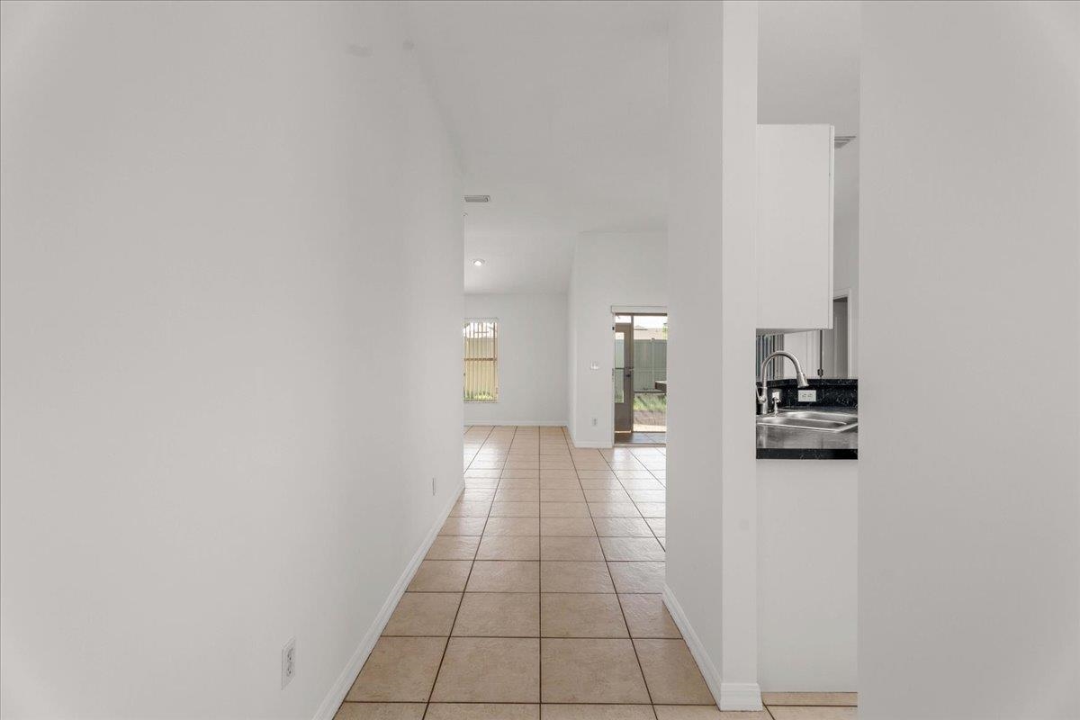 Image 7 of 16 For 980 Windward Way