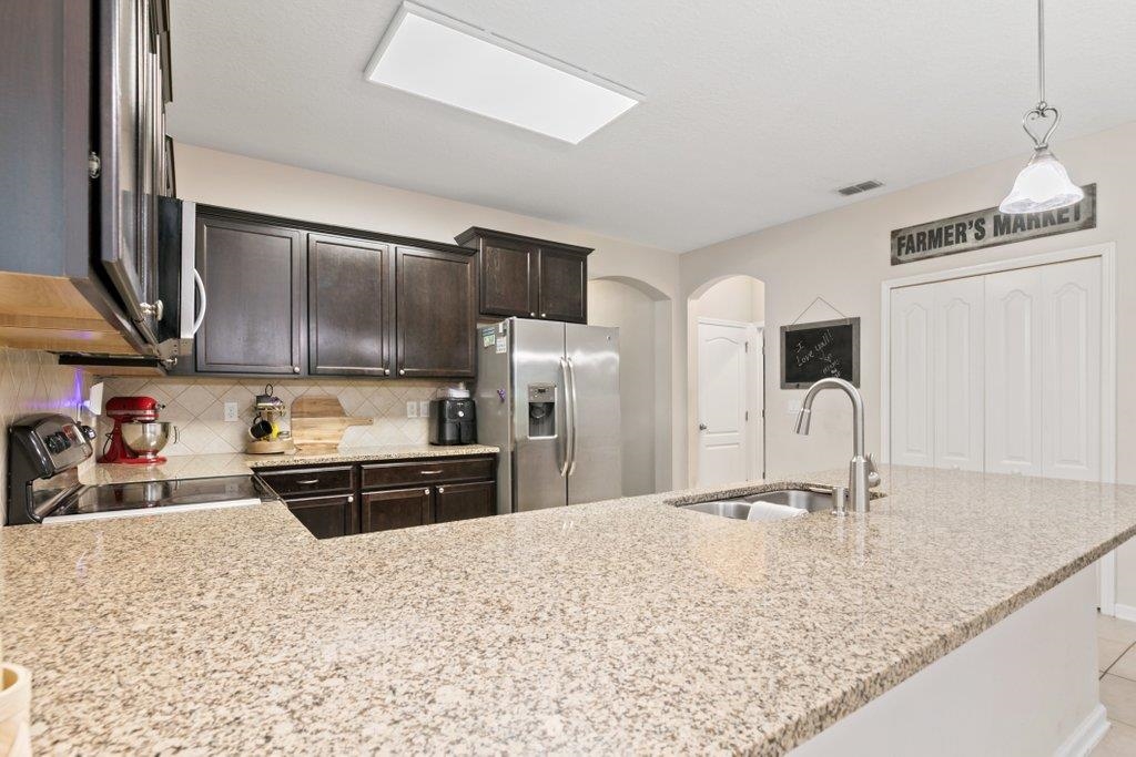 Image 12 of 60 For 117 Mission Cove Cir