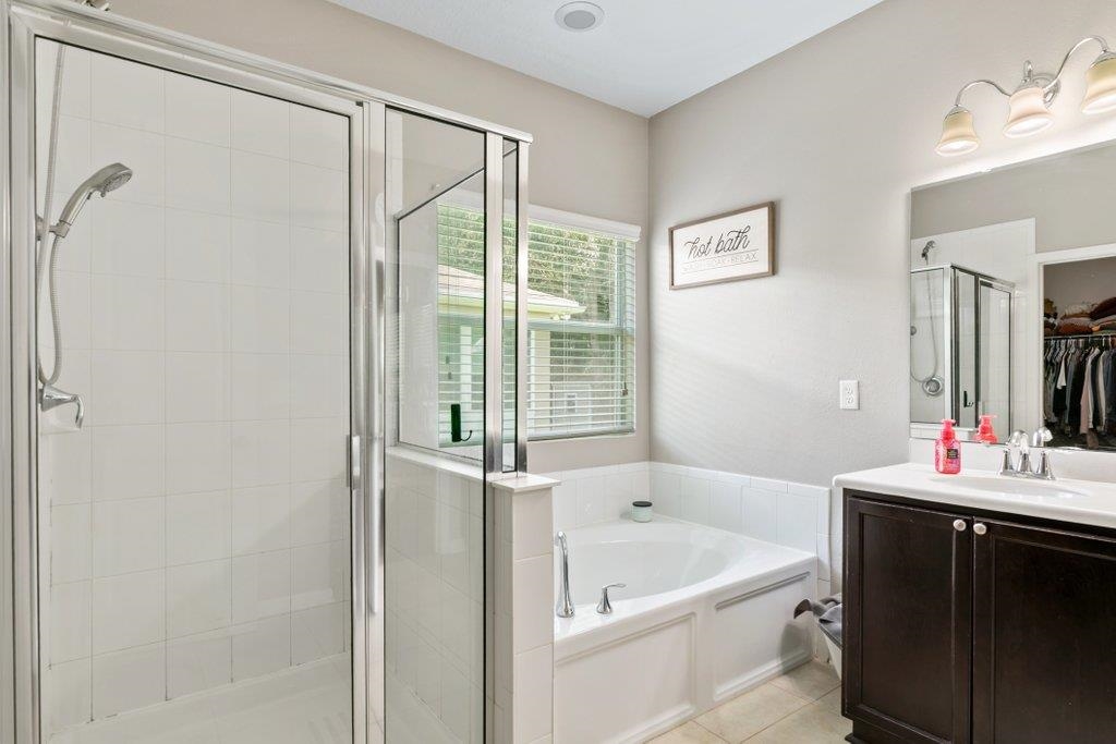 Image 21 of 60 For 117 Mission Cove Cir