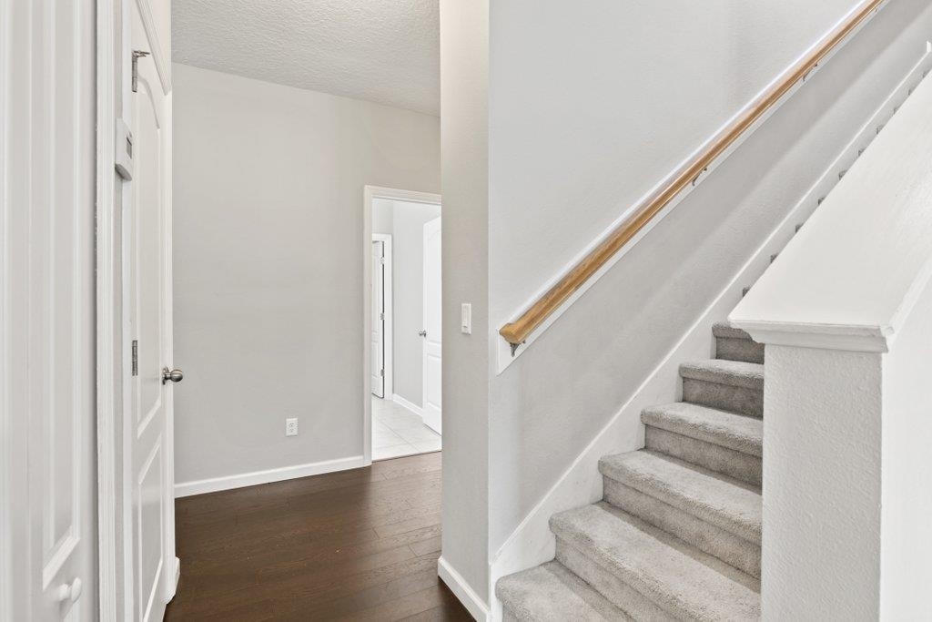 Image 31 of 60 For 117 Mission Cove Cir