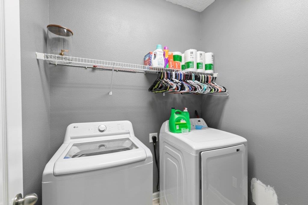 Image 36 of 60 For 117 Mission Cove Cir