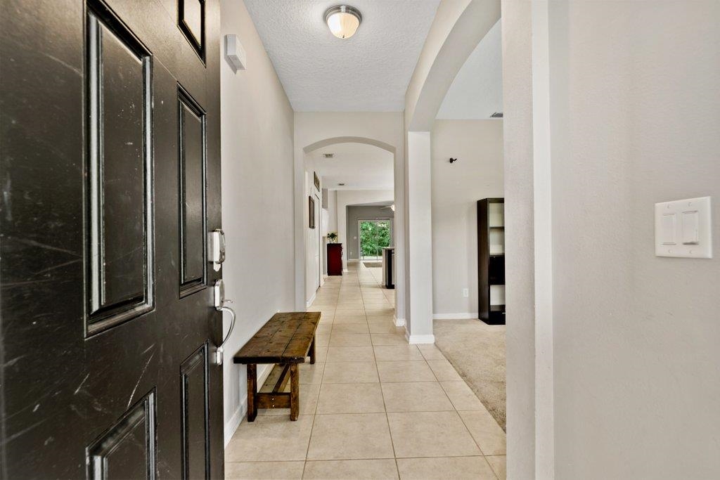 Image 4 of 60 For 117 Mission Cove Cir