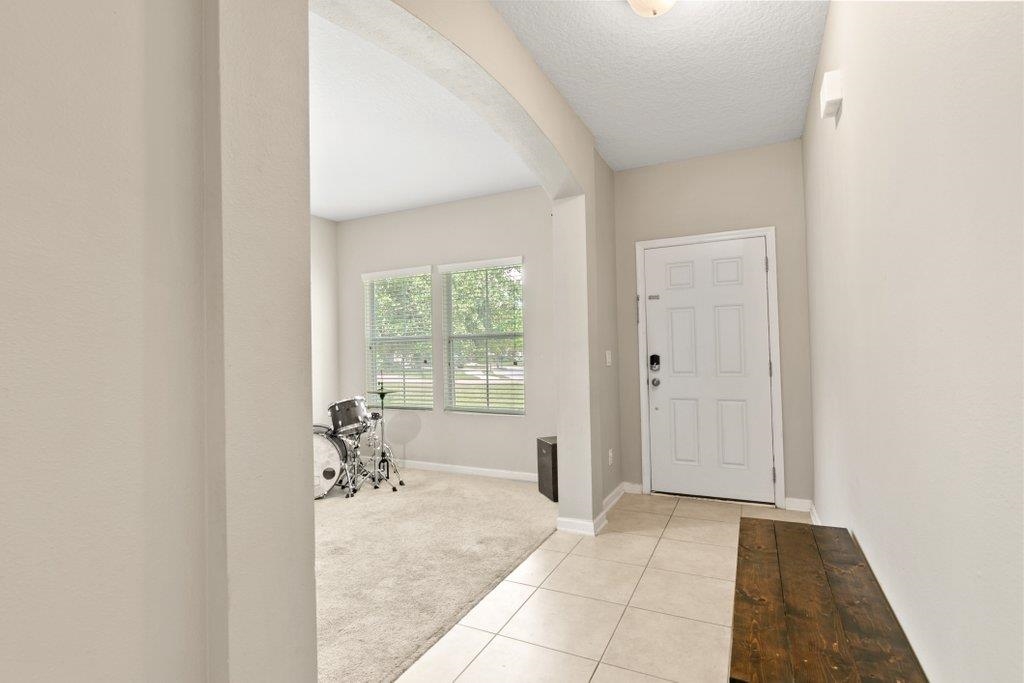 Image 5 of 60 For 117 Mission Cove Cir