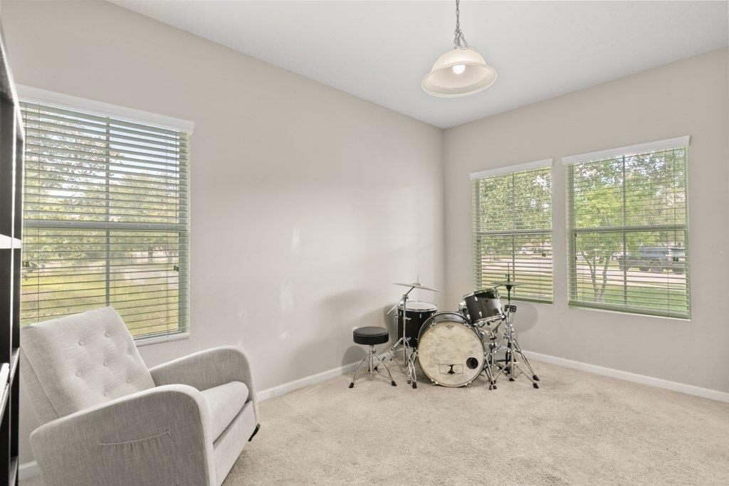 Image 7 of 60 For 117 Mission Cove Cir