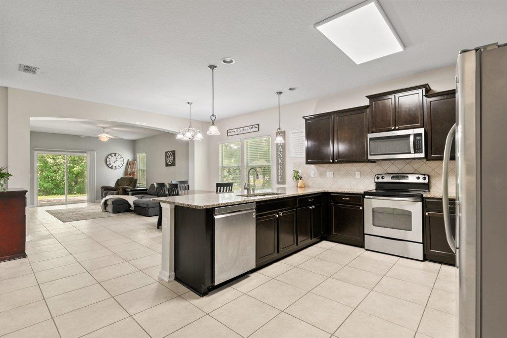 Image 8 of 60 For 117 Mission Cove Cir