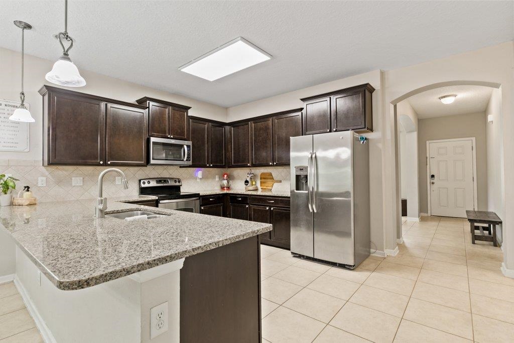 Image 9 of 60 For 117 Mission Cove Cir