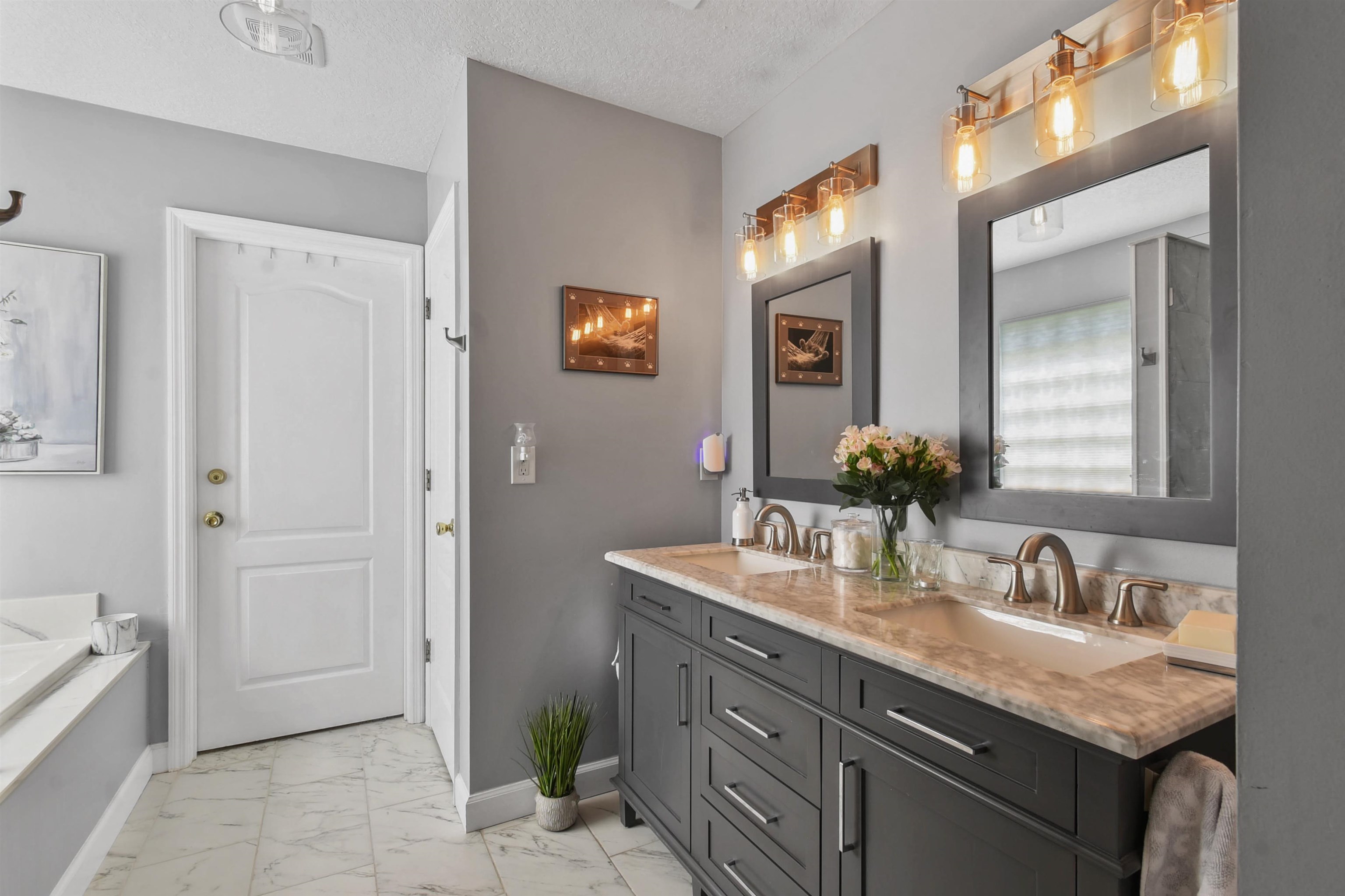 Image 20 of 36 For 5586 Loon Lake Ct