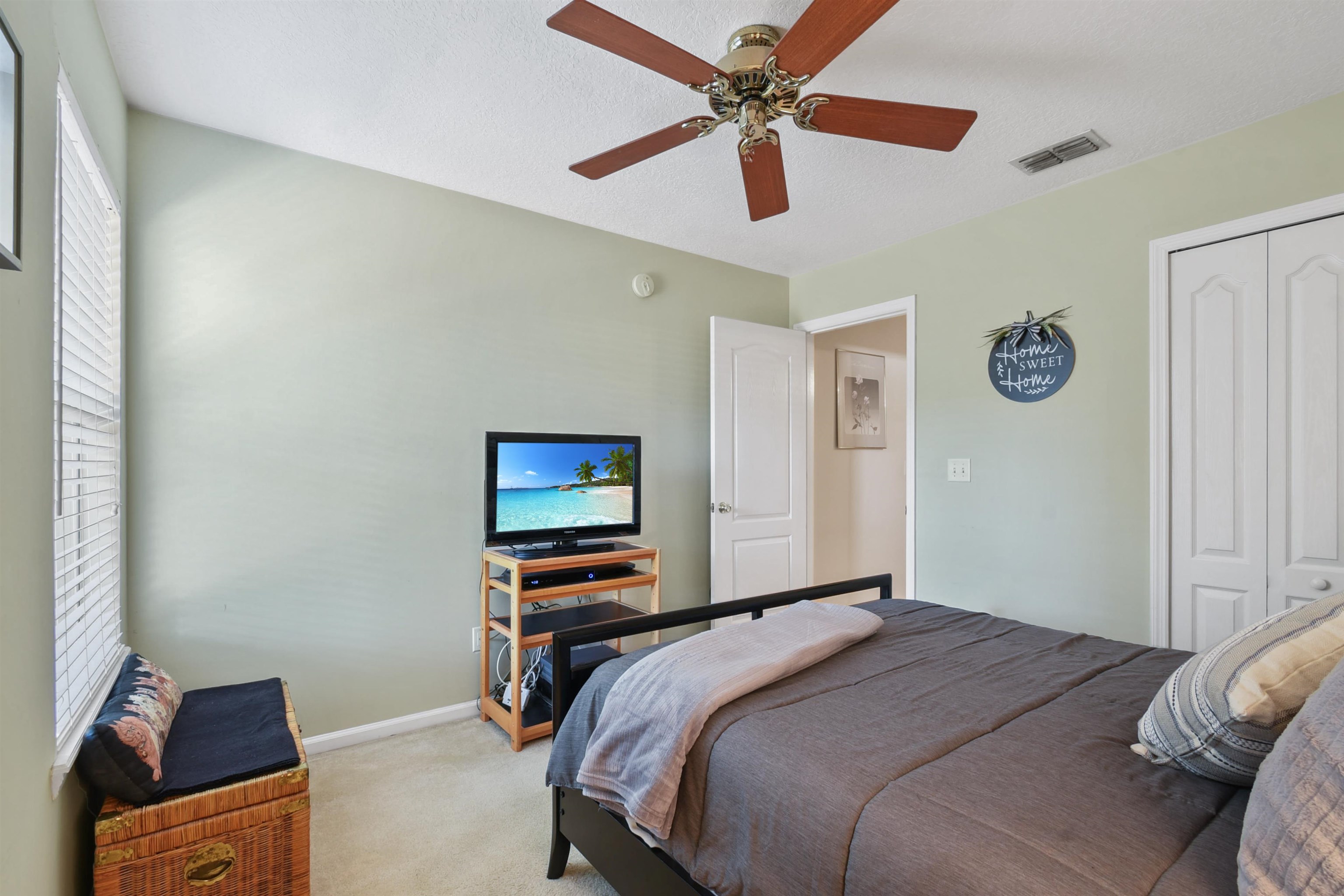 Image 22 of 36 For 5586 Loon Lake Ct