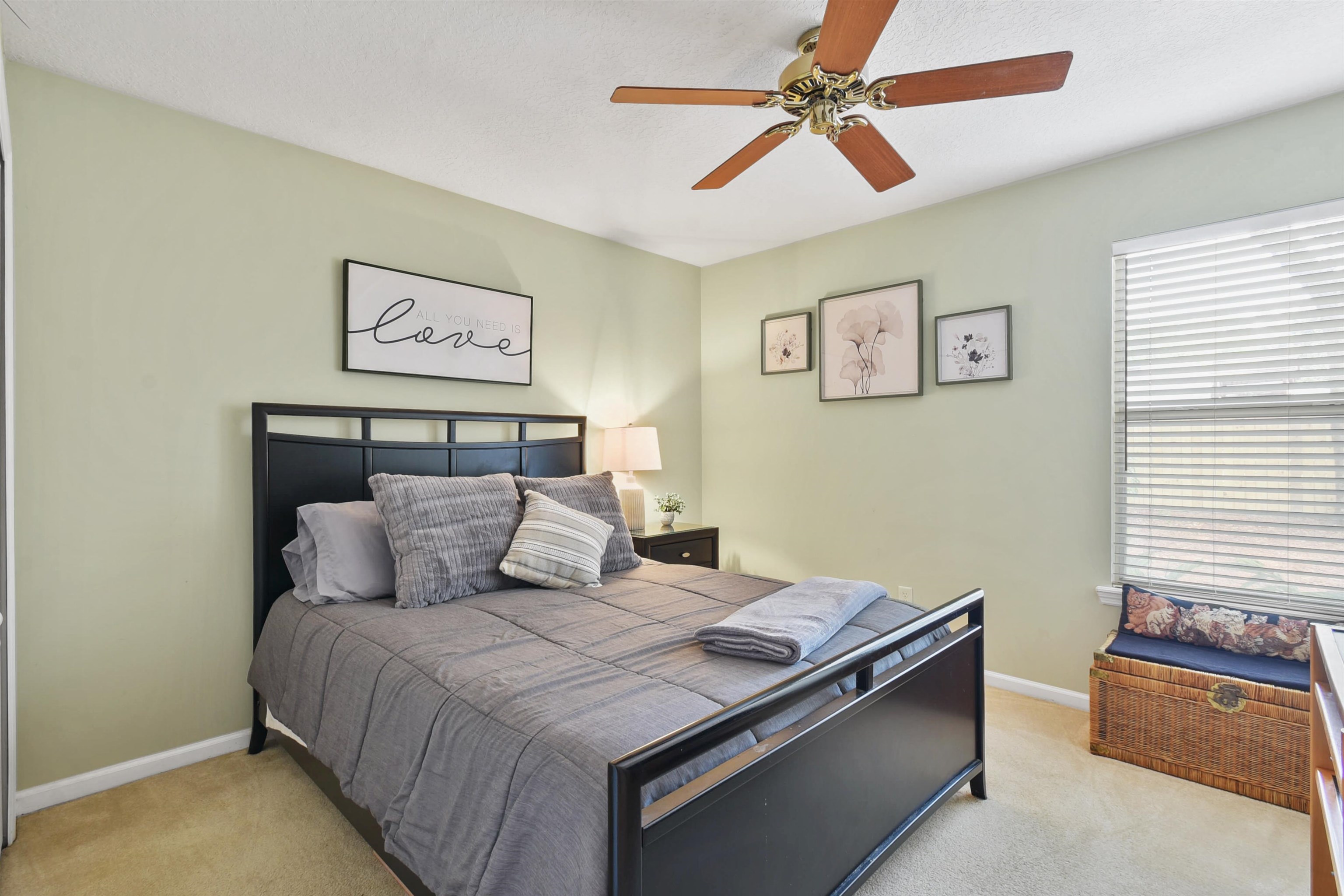 Image 23 of 36 For 5586 Loon Lake Ct