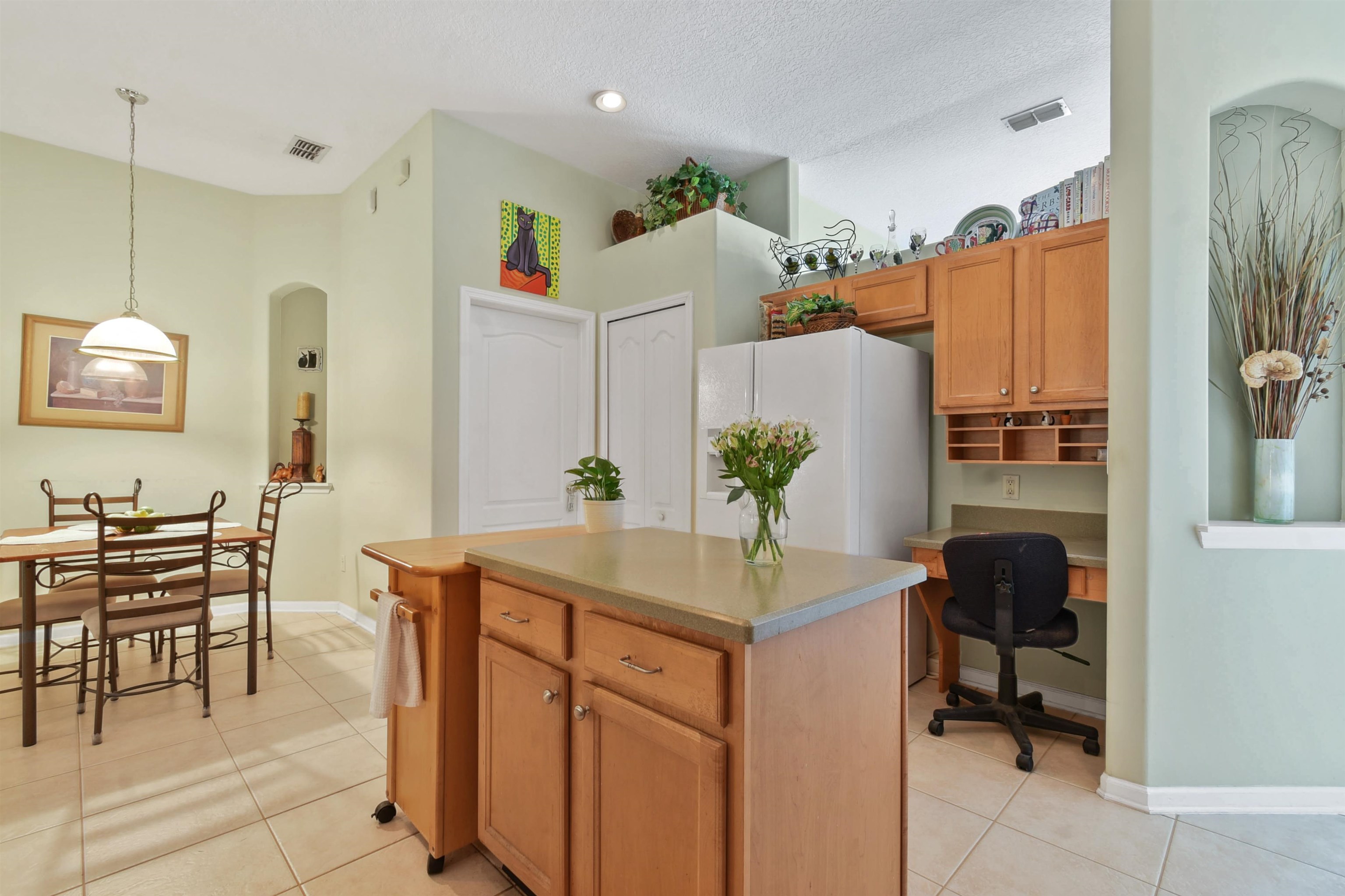 Image 8 of 36 For 5586 Loon Lake Ct