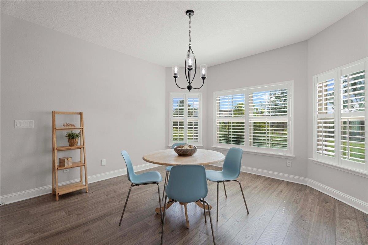Image 20 of 62 For 295 Ferndale Way