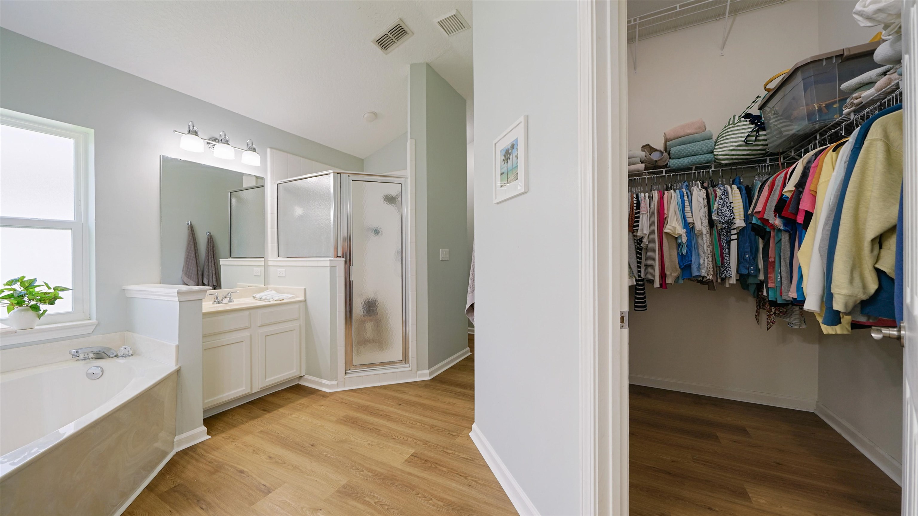 Image 21 of 45 For 2020 Spring Meadows Ct