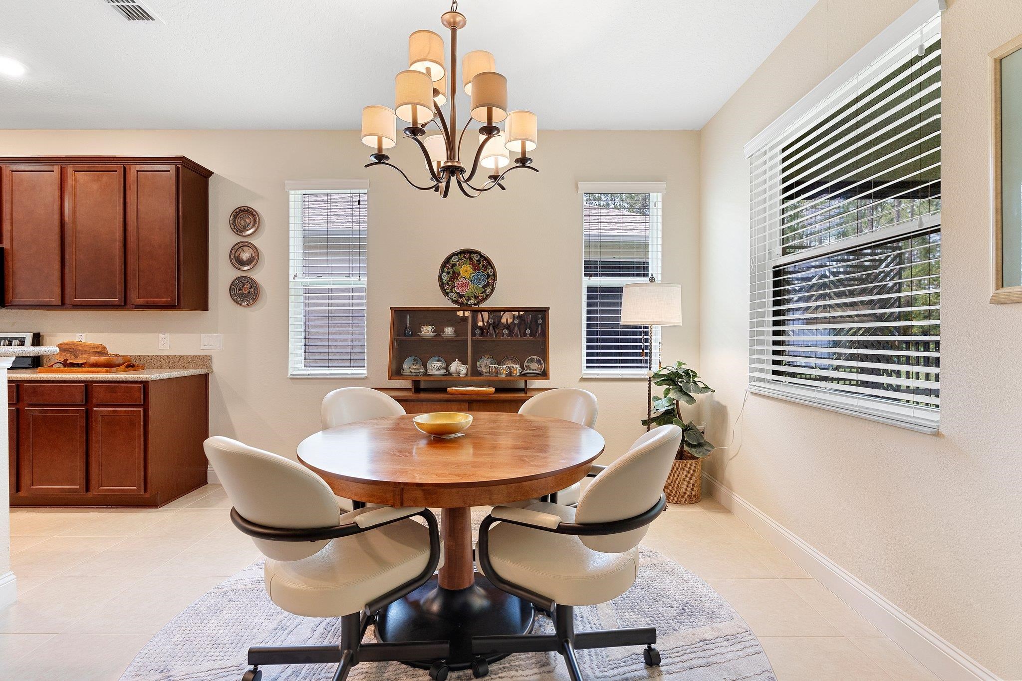 Image 15 of 47 For 21 Park Place Circle