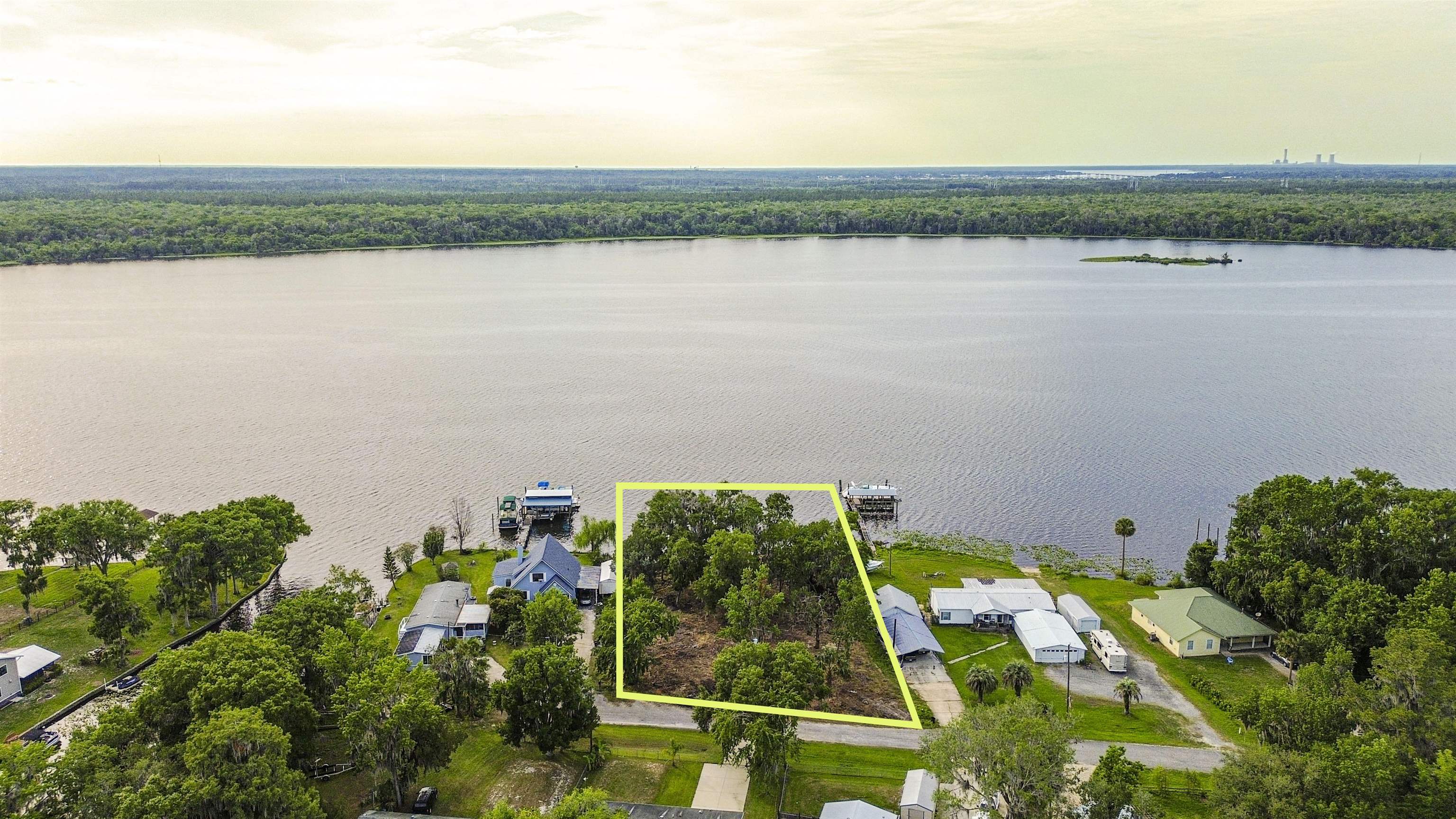 Details for 156 Rivershore Dr, San Mateo, FL 32187