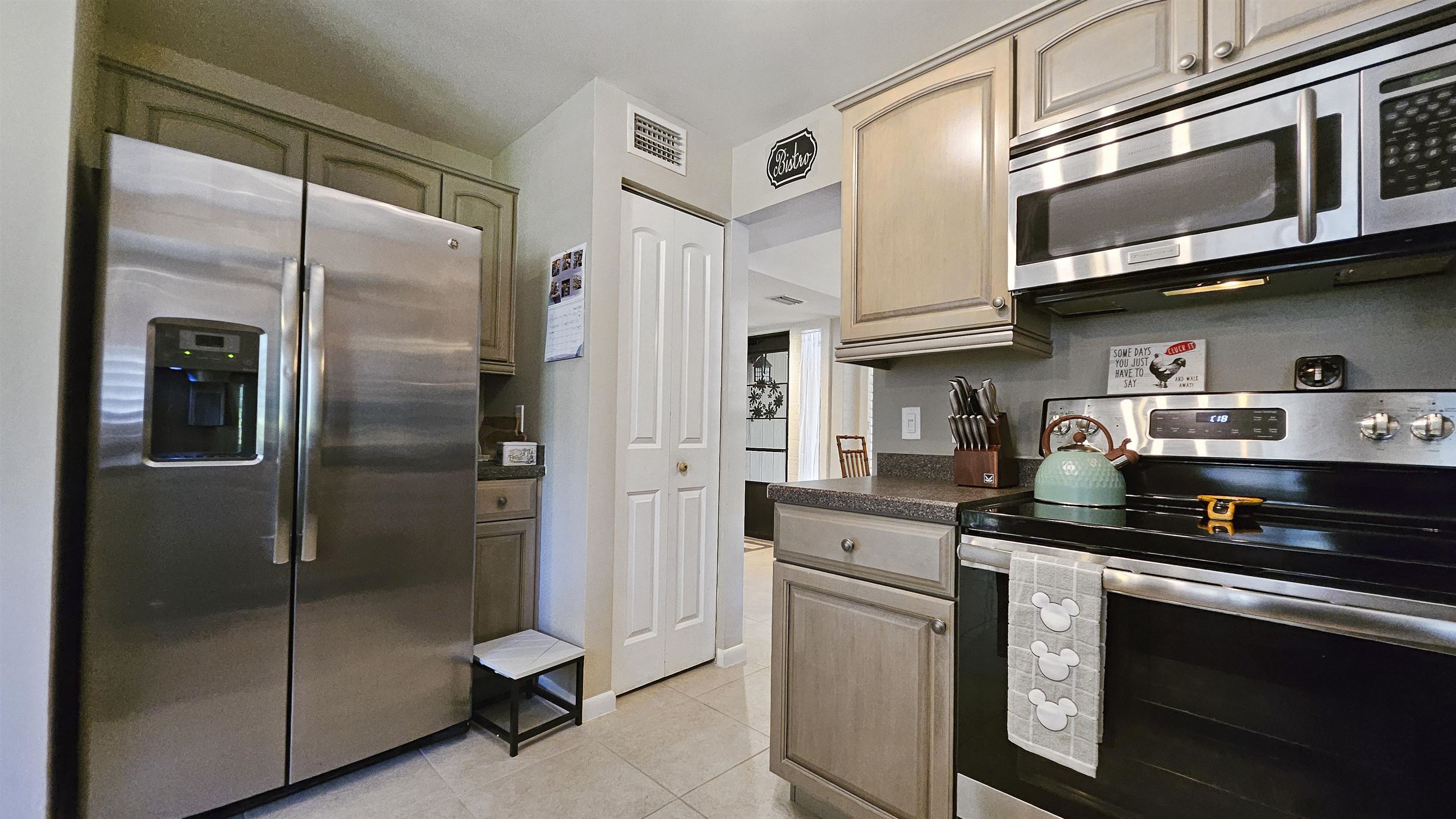 Image 12 of 32 For 21 Mid Pines Circle